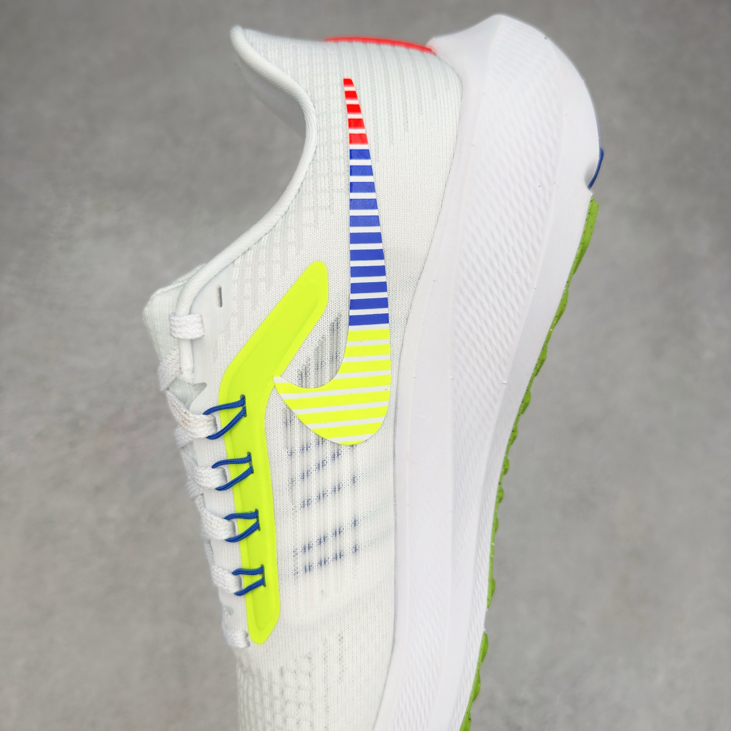 图片[7]-＃TG纯原 NK Zoom Pegasus 飞马39代马拉松系列网面透气缓震疾速跑鞋 独家渠道 市面未流通批次 奥莱直播间499 599一样的东西 碾压市面现存所有版本 公司一样的东西 超值回馈 帮你省钱 拥有 Zoom Air 一如既往的稳定感和流畅感 鞋面采用工程网眼设计 为特定高热区域营造出色透气性 进一步增加鞋面的穿孔数量 让足部能够快速散热 中足搭配 Flywire 飞线 在高速运动时营造舒适稳定的贴合感 内置Zoon气垫加持 动力十足 尺码：36 36.5 37.5 38 38.5 39 40 40.5 41 42 42.5 43 44 44.5 45-选品中心