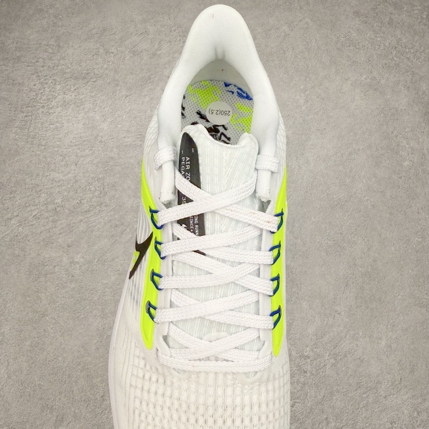 图片[5]-＃TG纯原 NK Zoom Pegasus 飞马39代马拉松系列网面透气缓震疾速跑鞋 独家渠道 市面未流通批次 奥莱直播间499 599一样的东西 碾压市面现存所有版本 公司一样的东西 超值回馈 帮你省钱 拥有 Zoom Air 一如既往的稳定感和流畅感 鞋面采用工程网眼设计 为特定高热区域营造出色透气性 进一步增加鞋面的穿孔数量 让足部能够快速散热 中足搭配 Flywire 飞线 在高速运动时营造舒适稳定的贴合感 内置Zoon气垫加持 动力十足 尺码：36 36.5 37.5 38 38.5 39 40 40.5 41 42 42.5 43 44 44.5 45-选品中心