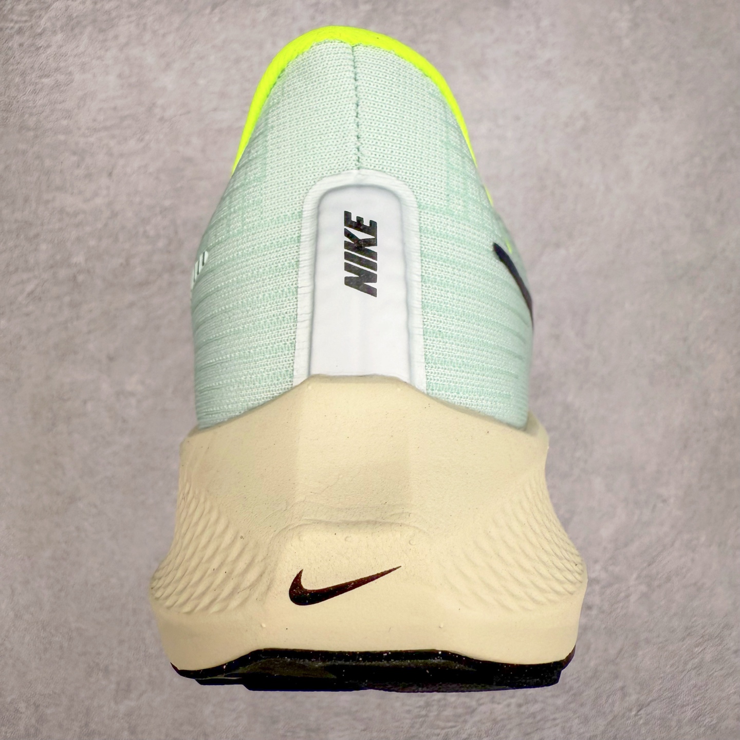 图片[8]-＃TG纯原 NK Zoom Pegasus 飞马39代马拉松系列网面透气缓震疾速跑鞋 独家渠道 市面未流通批次 奥莱直播间499 599一样的东西 碾压市面现存所有版本 公司一样的东西 超值回馈 帮你省钱 拥有 Zoom Air 一如既往的稳定感和流畅感 鞋面采用工程网眼设计 为特定高热区域营造出色透气性 进一步增加鞋面的穿孔数量 让足部能够快速散热 中足搭配 Flywire 飞线 在高速运动时营造舒适稳定的贴合感 内置Zoon气垫加持 动力十足 尺码：36 36.5 37.5 38 38.5 39 40 40.5 41 42 42.5 43 44 44.5 45-选品中心