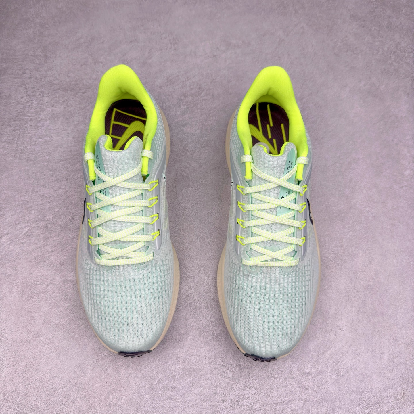 图片[2]-＃TG纯原 NK Zoom Pegasus 飞马39代马拉松系列网面透气缓震疾速跑鞋 独家渠道 市面未流通批次 奥莱直播间499 599一样的东西 碾压市面现存所有版本 公司一样的东西 超值回馈 帮你省钱 拥有 Zoom Air 一如既往的稳定感和流畅感 鞋面采用工程网眼设计 为特定高热区域营造出色透气性 进一步增加鞋面的穿孔数量 让足部能够快速散热 中足搭配 Flywire 飞线 在高速运动时营造舒适稳定的贴合感 内置Zoon气垫加持 动力十足 尺码：36 36.5 37.5 38 38.5 39 40 40.5 41 42 42.5 43 44 44.5 45-选品中心