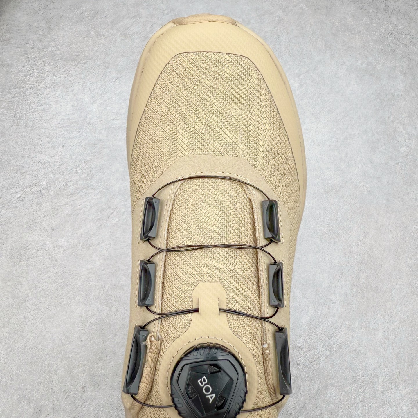 图片[4]-＃HP DESCENTE GORE-TEX 迪桑特时尚舒适百搭防滑耐磨低帮生活休闲鞋 DESCENTE（迪桑特）创立于1935年，品牌名取自法语词汇，意为“滑降”。品牌箭头标识代表滑雪的三种技术“高速直线滑行”、“穿越”和“侧滑”，也寓意品牌在打造高端专业运动产品中不断追求完美的创新精神，致力于成为中国高端专业滑雪、综训、女子、铁人三项、高尔夫的第一品牌。尺码：39 40 40.5 41 42 42.5 43 44 44.5 45-选品中心