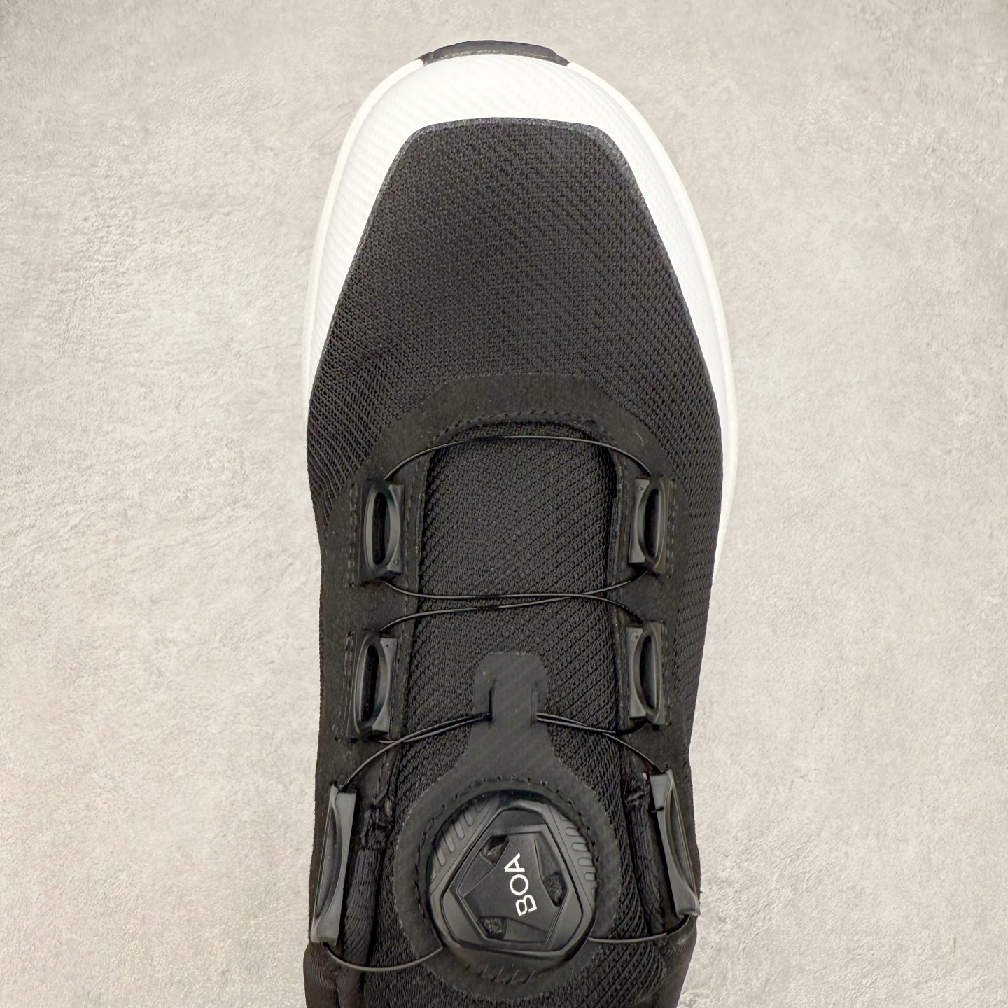 图片[4]-＃HP DESCENTE GORE-TEX 迪桑特时尚舒适百搭防滑耐磨低帮生活休闲鞋 DESCENTE（迪桑特）创立于1935年，品牌名取自法语词汇，意为“滑降”。品牌箭头标识代表滑雪的三种技术“高速直线滑行”、“穿越”和“侧滑”，也寓意品牌在打造高端专业运动产品中不断追求完美的创新精神，致力于成为中国高端专业滑雪、综训、女子、铁人三项、高尔夫的第一品牌。尺码：39 40 40.5 41 42 42.5 43 44 44.5 45-选品中心