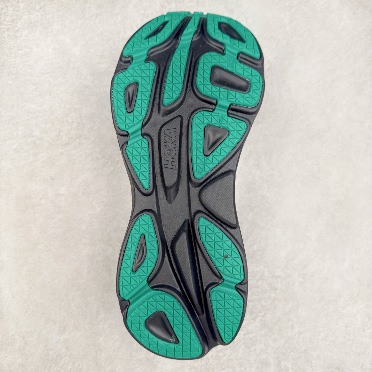 图片[9]-＃HK纯原 HOKA ONE ONE Bondi 8 邦代八代缓震网面耐磨低帮跑步鞋 原始的 Bondi 缓震和线条在这里 提供该特许经营权众所周知的柔软、平衡的乘坐体验 Bondi 使用加长的摇杆微调几何形状 以获得更大的加速度 同时由于采用碳纤维板 还可以提供更平稳的脚趾离地 尺码：36 36.5 37.5 38 38.5 39 40 40.5 41 42 42.5 43 44 44.5 45-选品中心