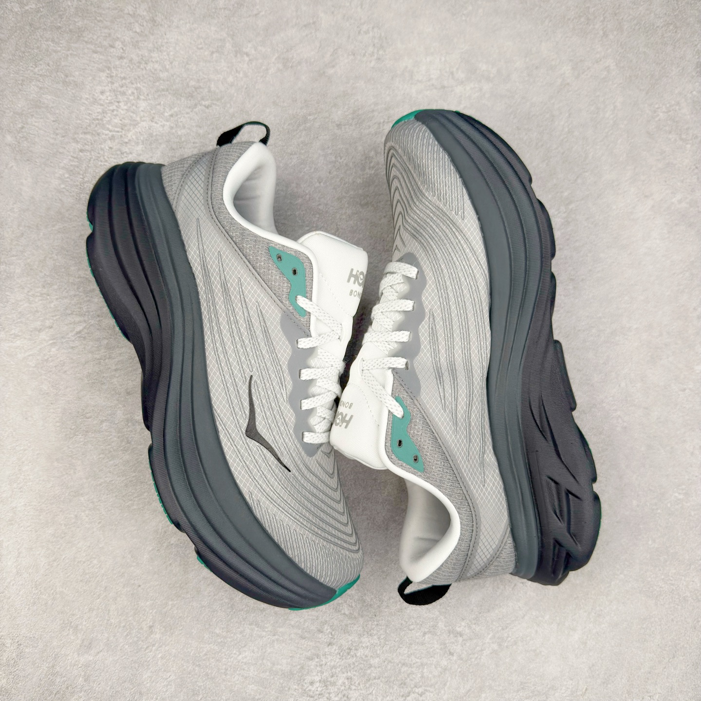 图片[3]-＃HK纯原 HOKA ONE ONE Bondi 8 邦代八代缓震网面耐磨低帮跑步鞋 原始的 Bondi 缓震和线条在这里 提供该特许经营权众所周知的柔软、平衡的乘坐体验 Bondi 使用加长的摇杆微调几何形状 以获得更大的加速度 同时由于采用碳纤维板 还可以提供更平稳的脚趾离地 尺码：36 36.5 37.5 38 38.5 39 40 40.5 41 42 42.5 43 44 44.5 45-选品中心