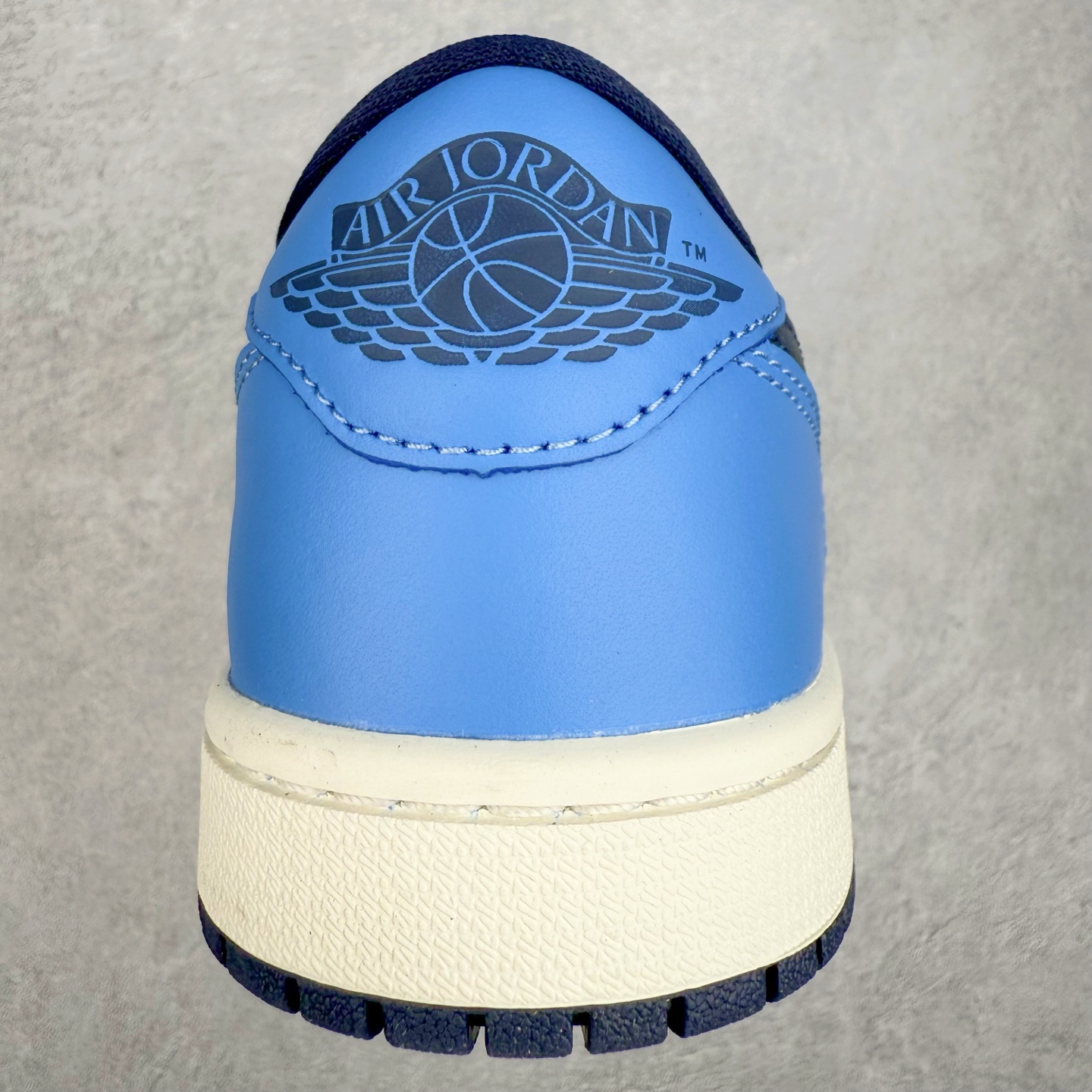 图片[8]-＃DT纯原 Air Jordan AJ1 Retro Low OG 黑曜石低帮 CZ0790-400 外贸特供 原楦原纸板开发 极致一眼正品既视感 原厂皮料 原厂拉帮工艺 全部采用原厂电脑车 针距 边距完全同步原鞋 特供皮料一致原鞋 鞋面清洁度最高QC检验标准 控制溢胶 飞翼3D高频深度立体 鞋盒、防尘纸 均采购来自原厂 尺码：36 36.5 37.5 38 38.5 39 40 40.5 41 42 42.5 43 44 44.5 45 46 47.5-选品中心