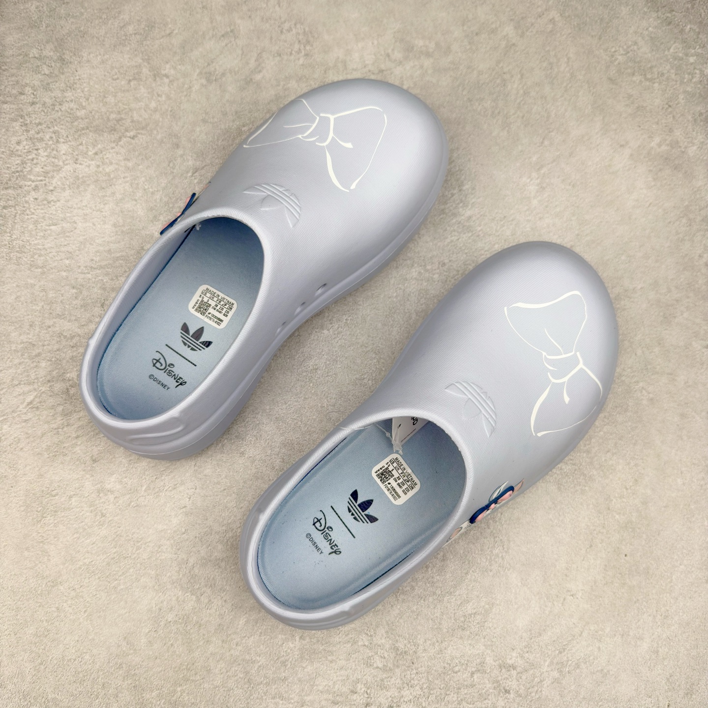 图片[3]-AD Originals AdiFOM Superstar Mule 防滑耐磨轻便运动凉鞋穆勒厨师鞋 这款拖鞋旨在致敬经典的贝壳头简约鞋面和后跟细节灵感源于原版 并通过厚实的比例和超光滑的触感 带来现代风格的革新 采用含有甘蔗制成的泡沫材料 心系环保 摆脱绑带或鞋带束缚 易于穿脱 保持舒适 采用天然可再生材料 旨在帮助减少塑料污染 偏小一码 尺码：36 37 38 39 40 41 42 43 44 45-选品中心