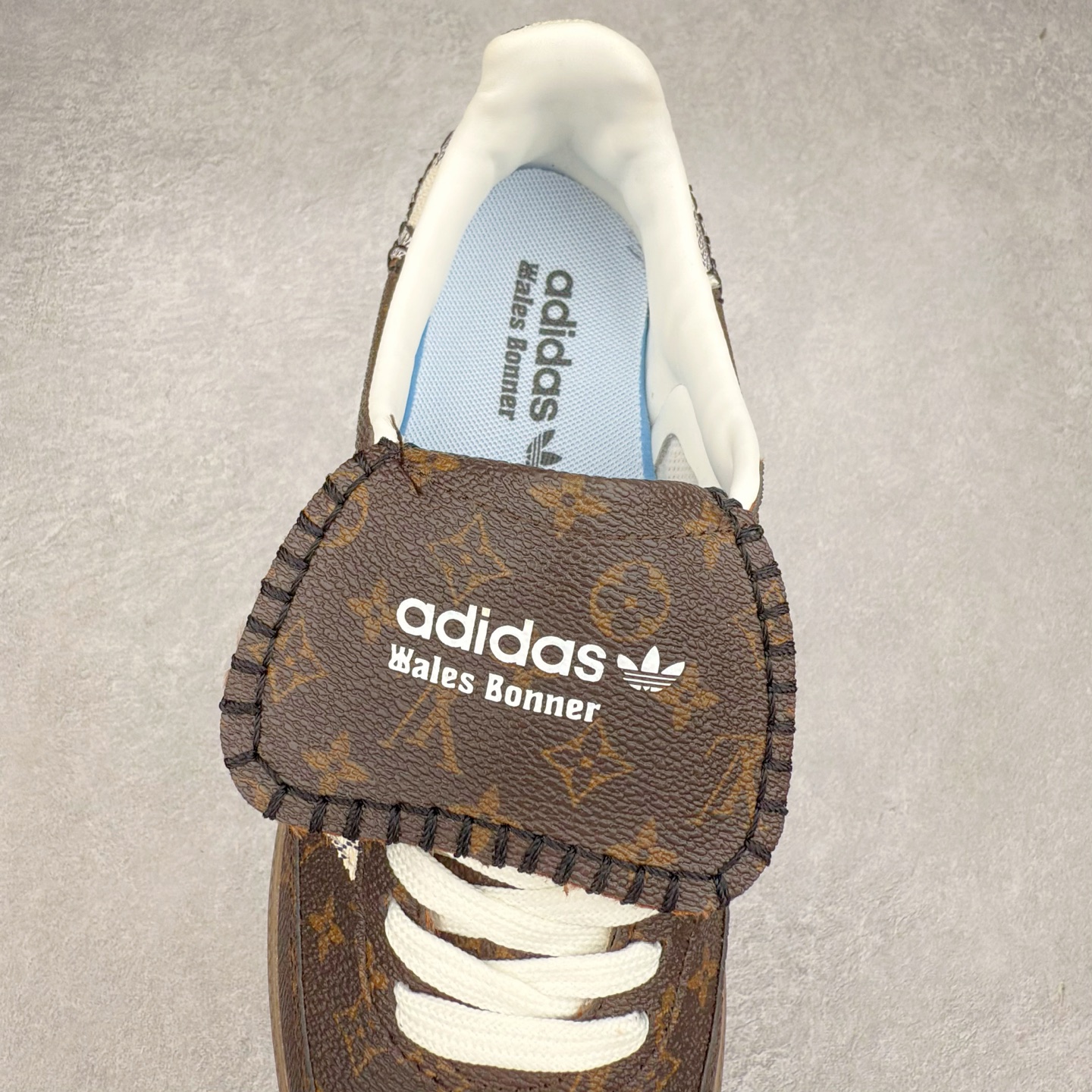 图片[5]-AD Original Samba OG 复古经典轻便板鞋 定制配色 这款桑巴鞋展示了高质量的工艺 带有装饰的超锁缝制和无缝的手感 柔软、柔软的皮革造型和标志性的3条纹完成了精致的外观 正规合身鞋带 鞋面上有绒面鞋垫 橡胶鞋底 享受正畸套筒软感 自50年代首次亮相以来就一直在赢得粉丝的青睐 尺码：36 36.5 37.5 38 38.5 39 40 40.5 41 42 42.5 43 44 44.5 45-选品中心