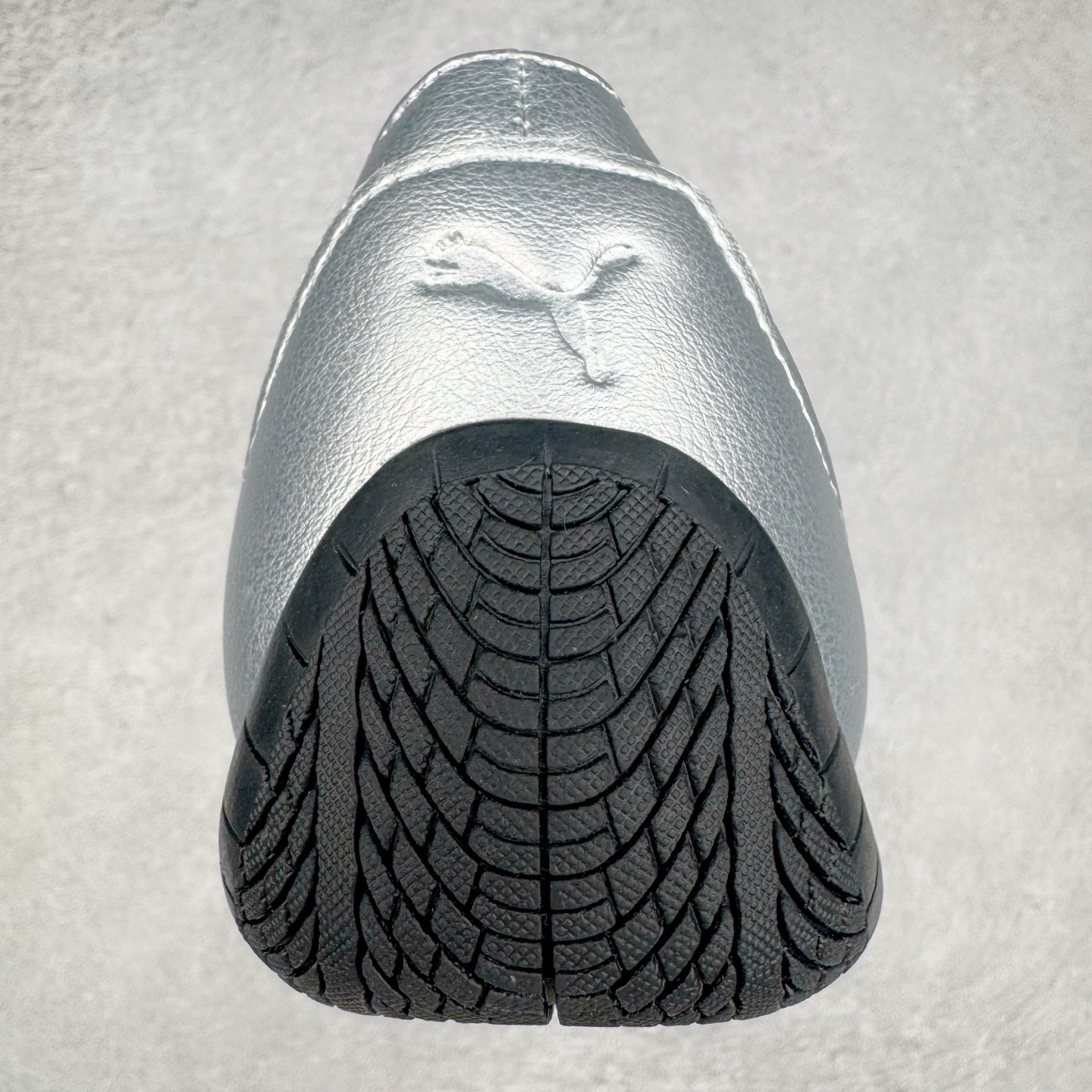 图片[8]-＃S2 PUMA Speedcat Ballerina 彪马柔软舒适防滑耐磨低帮生活休闲鞋芭蕾舞鞋单鞋玛丽珍鞋 这次，PUMA决定再对Speedcat来一次创新，以芭蕾舞鞋为灵感，将芭蕾舞鞋的灵动与轻盈感与赛车鞋融为一体，带来极具个性的全新鞋款Speedcat Ballerina。Speedcat Ballerina由Speedcat去除鞋舌、鞋带以及部分鞋侧位打造而成，鞋带部分被改为如同芭蕾鞋般的交叉弹性带，PUMA的标志依旧设计于鞋侧旁，整个鞋款外观变得更加优雅。Speedcat Ballerina 还汲取了赛车鞋的抓地设计，配备经典橡胶大底。尺码：36 37 37.5 38 38.5 39 40-选品中心