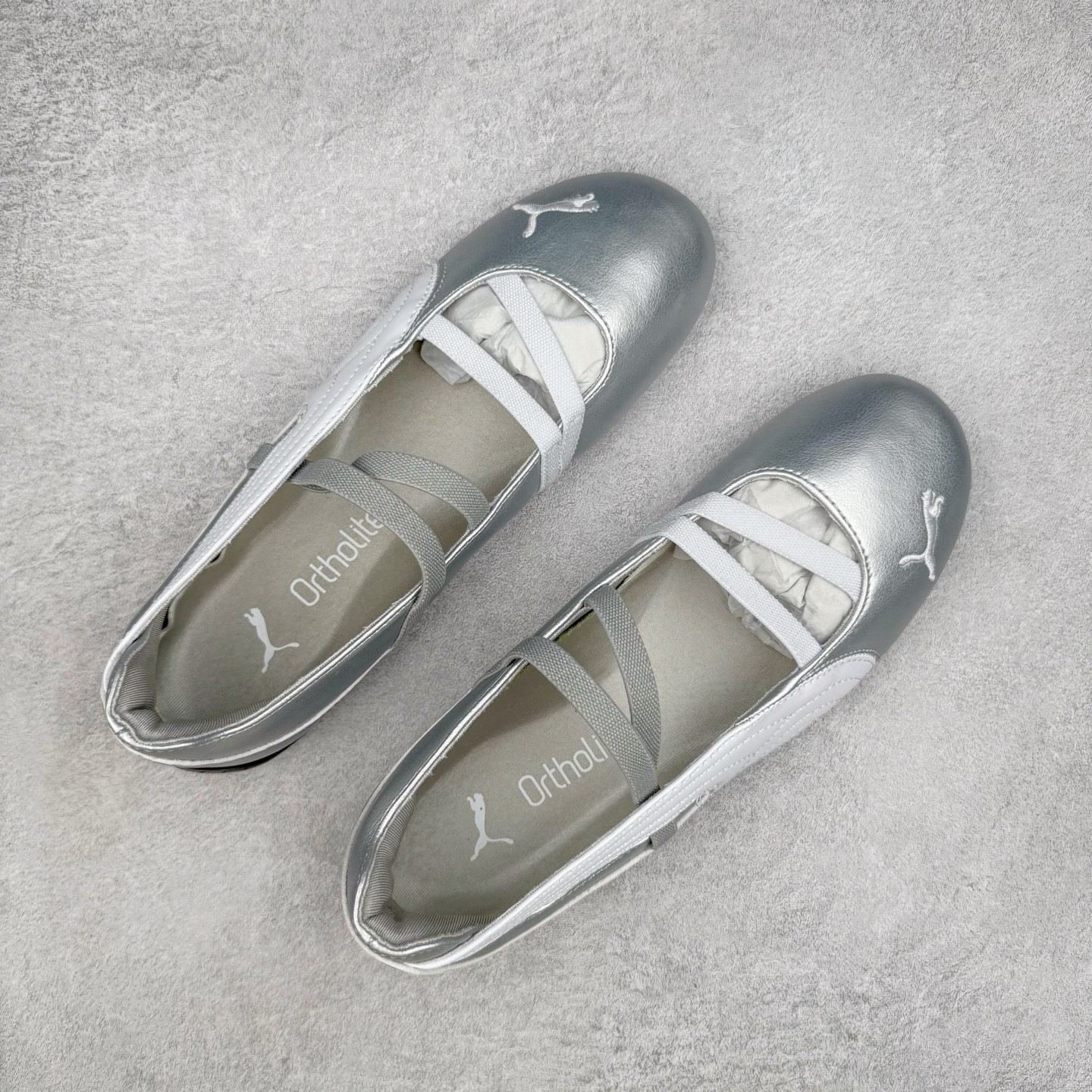 图片[3]-＃S2 PUMA Speedcat Ballerina 彪马柔软舒适防滑耐磨低帮生活休闲鞋芭蕾舞鞋单鞋玛丽珍鞋 这次，PUMA决定再对Speedcat来一次创新，以芭蕾舞鞋为灵感，将芭蕾舞鞋的灵动与轻盈感与赛车鞋融为一体，带来极具个性的全新鞋款Speedcat Ballerina。Speedcat Ballerina由Speedcat去除鞋舌、鞋带以及部分鞋侧位打造而成，鞋带部分被改为如同芭蕾鞋般的交叉弹性带，PUMA的标志依旧设计于鞋侧旁，整个鞋款外观变得更加优雅。Speedcat Ballerina 还汲取了赛车鞋的抓地设计，配备经典橡胶大底。尺码：36 37 37.5 38 38.5 39 40-选品中心