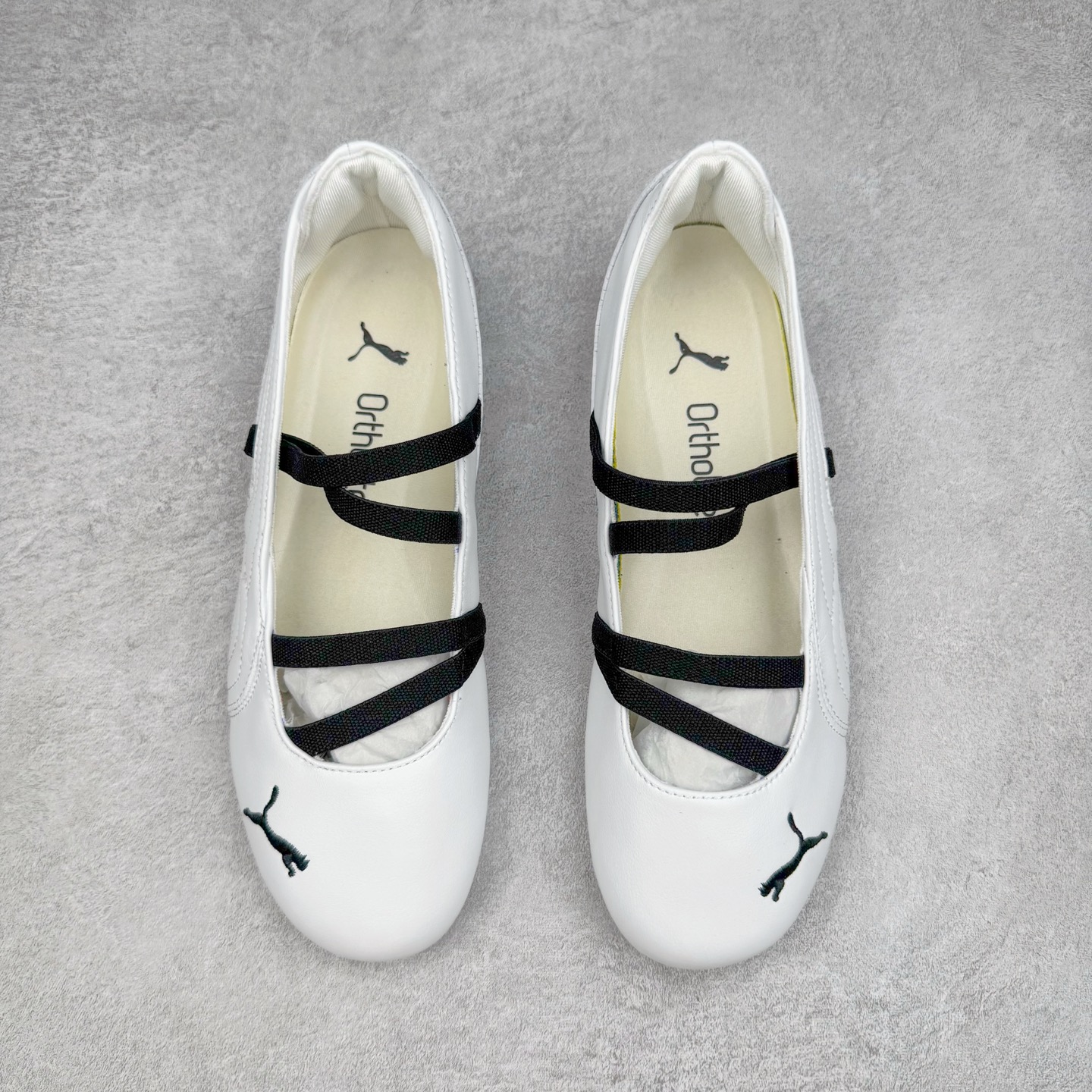 图片[2]-＃S2 PUMA Speedcat Ballerina 彪马柔软舒适防滑耐磨低帮生活休闲鞋芭蕾舞鞋单鞋玛丽珍鞋 这次，PUMA决定再对Speedcat来一次创新，以芭蕾舞鞋为灵感，将芭蕾舞鞋的灵动与轻盈感与赛车鞋融为一体，带来极具个性的全新鞋款Speedcat Ballerina。Speedcat Ballerina由Speedcat去除鞋舌、鞋带以及部分鞋侧位打造而成，鞋带部分被改为如同芭蕾鞋般的交叉弹性带，PUMA的标志依旧设计于鞋侧旁，整个鞋款外观变得更加优雅。Speedcat Ballerina 还汲取了赛车鞋的抓地设计，配备经典橡胶大底。尺码：36 37 37.5 38 38.5 39 40-选品中心