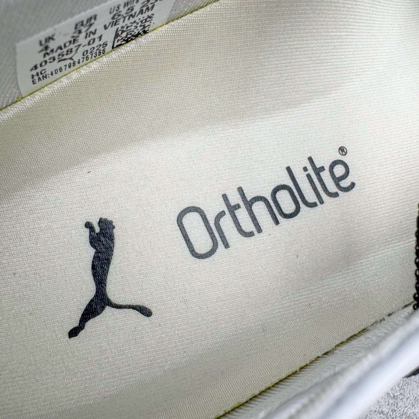 图片[12]-＃S2 PUMA Speedcat Ballerina 彪马柔软舒适防滑耐磨低帮生活休闲鞋芭蕾舞鞋单鞋玛丽珍鞋 这次，PUMA决定再对Speedcat来一次创新，以芭蕾舞鞋为灵感，将芭蕾舞鞋的灵动与轻盈感与赛车鞋融为一体，带来极具个性的全新鞋款Speedcat Ballerina。Speedcat Ballerina由Speedcat去除鞋舌、鞋带以及部分鞋侧位打造而成，鞋带部分被改为如同芭蕾鞋般的交叉弹性带，PUMA的标志依旧设计于鞋侧旁，整个鞋款外观变得更加优雅。Speedcat Ballerina 还汲取了赛车鞋的抓地设计，配备经典橡胶大底。尺码：36 37 37.5 38 38.5 39 40-选品中心