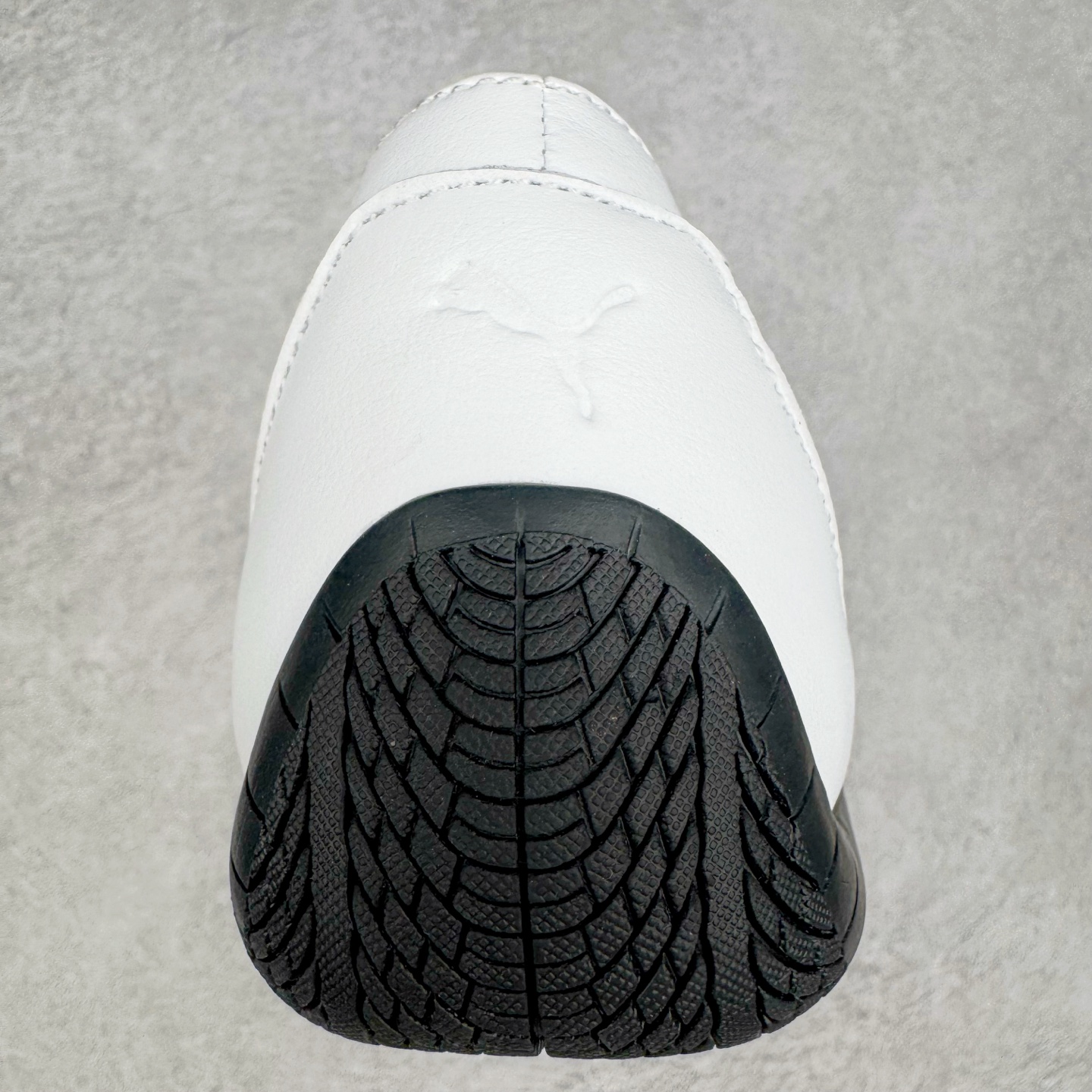 图片[8]-＃S2 PUMA Speedcat Ballerina 彪马柔软舒适防滑耐磨低帮生活休闲鞋芭蕾舞鞋单鞋玛丽珍鞋 这次，PUMA决定再对Speedcat来一次创新，以芭蕾舞鞋为灵感，将芭蕾舞鞋的灵动与轻盈感与赛车鞋融为一体，带来极具个性的全新鞋款Speedcat Ballerina。Speedcat Ballerina由Speedcat去除鞋舌、鞋带以及部分鞋侧位打造而成，鞋带部分被改为如同芭蕾鞋般的交叉弹性带，PUMA的标志依旧设计于鞋侧旁，整个鞋款外观变得更加优雅。Speedcat Ballerina 还汲取了赛车鞋的抓地设计，配备经典橡胶大底。尺码：36 37 37.5 38 38.5 39 40-选品中心