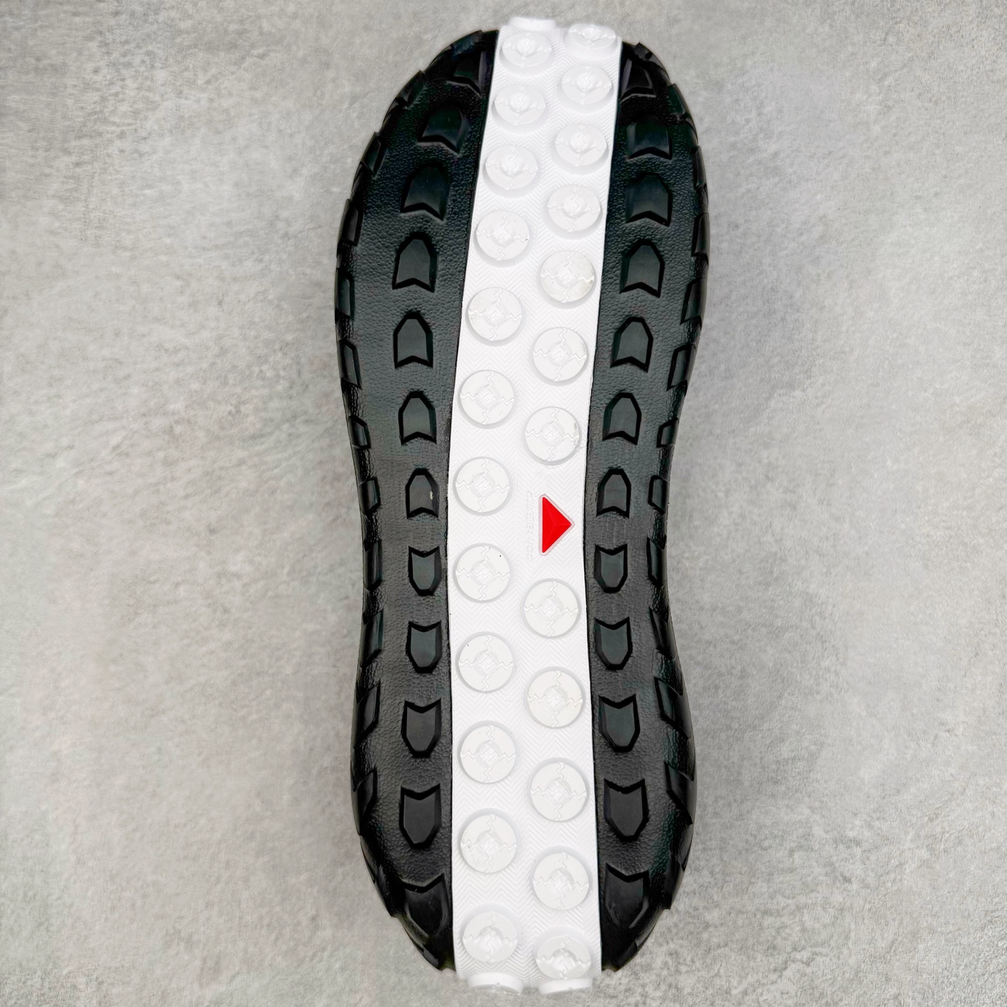 图片[9]-＃GX SALOMON SOLAMPHIBIAN 萨洛蒙舒适百搭户外功能轮胎鞋水陆两栖防滑耐磨低帮户外功能鞋 SALOMON诞生于1947年的法国阿尔卑斯山区，全球知名的户外运动品牌。一直致力于推动滑雪、越野跑等山地运动的发展及产品的进步。其产品设计致力于追求创新和发掘产品的性能极限，帮助喜欢自由的人在山地间不断挑战自我 尺码：36 36.5 37.5 38 38.5 39 40 40.5 41 42 42.5 43 44 44.5 45 46.5-选品中心