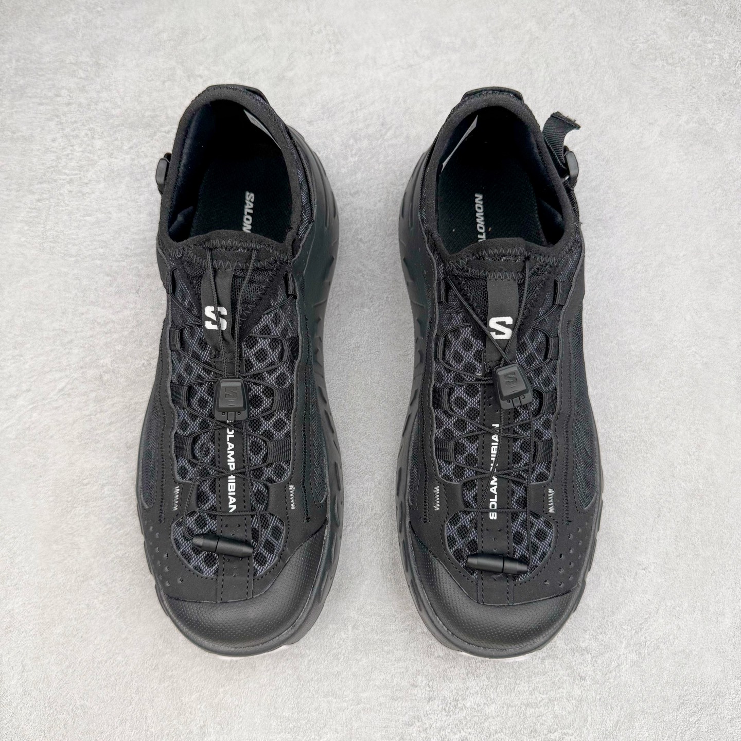 图片[2]-＃GX SALOMON SOLAMPHIBIAN 萨洛蒙舒适百搭户外功能轮胎鞋水陆两栖防滑耐磨低帮户外功能鞋 SALOMON诞生于1947年的法国阿尔卑斯山区，全球知名的户外运动品牌。一直致力于推动滑雪、越野跑等山地运动的发展及产品的进步。其产品设计致力于追求创新和发掘产品的性能极限，帮助喜欢自由的人在山地间不断挑战自我 尺码：36 36.5 37.5 38 38.5 39 40 40.5 41 42 42.5 43 44 44.5 45 46.5-选品中心