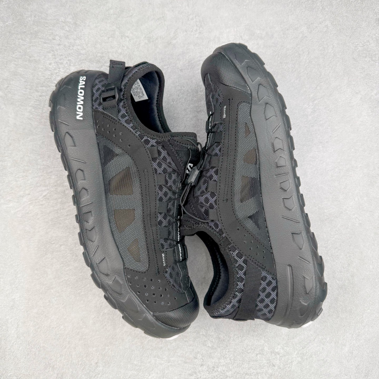 图片[3]-＃GX SALOMON SOLAMPHIBIAN 萨洛蒙舒适百搭户外功能轮胎鞋水陆两栖防滑耐磨低帮户外功能鞋 SALOMON诞生于1947年的法国阿尔卑斯山区，全球知名的户外运动品牌。一直致力于推动滑雪、越野跑等山地运动的发展及产品的进步。其产品设计致力于追求创新和发掘产品的性能极限，帮助喜欢自由的人在山地间不断挑战自我 尺码：36 36.5 37.5 38 38.5 39 40 40.5 41 42 42.5 43 44 44.5 45 46.5-选品中心