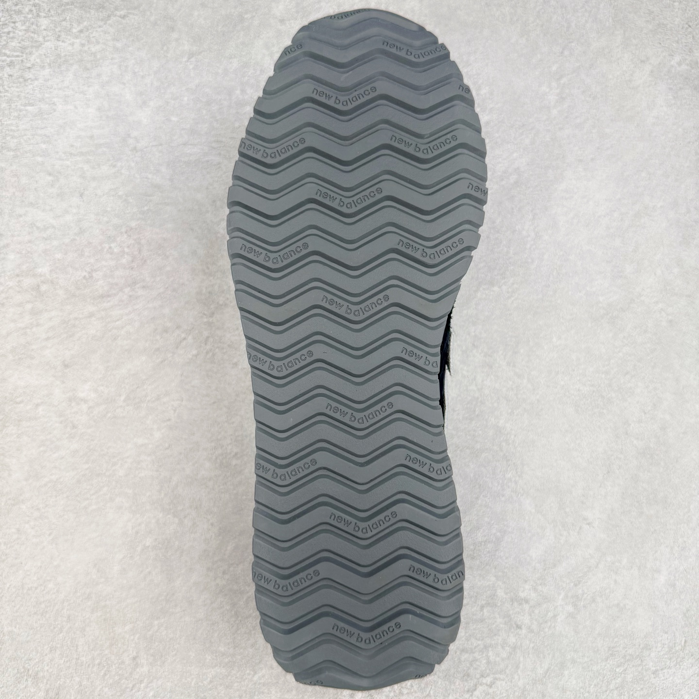 图片[9]-＃M纯原 New Balance U471AE NB新百伦织物牛剖层革春夏薄底鞋防滑耐磨平衡轻便低帮生活休闲鞋 原档数据独立私模大底 唯一正确三层组合大底 特高弹切片加持 百分百还原原鞋脚感 NB市场最强产物 防伪原标全套原楦原纸板原厂数据开发 全鞋电脑针车加持 原厂网布 原装进口头层翻毛皮料正确绒感卡色 正确中底拉帮中底网布细节 匠心打造 耗时两个月开发完成 工艺极其复杂难度可想而知 高端零售专供产物 尺码：36 37 37.5 38 38.5 39.5 40 40.5 41.5 42 42.5 43 44 44.5 45 45.5 46.5 47-选品中心