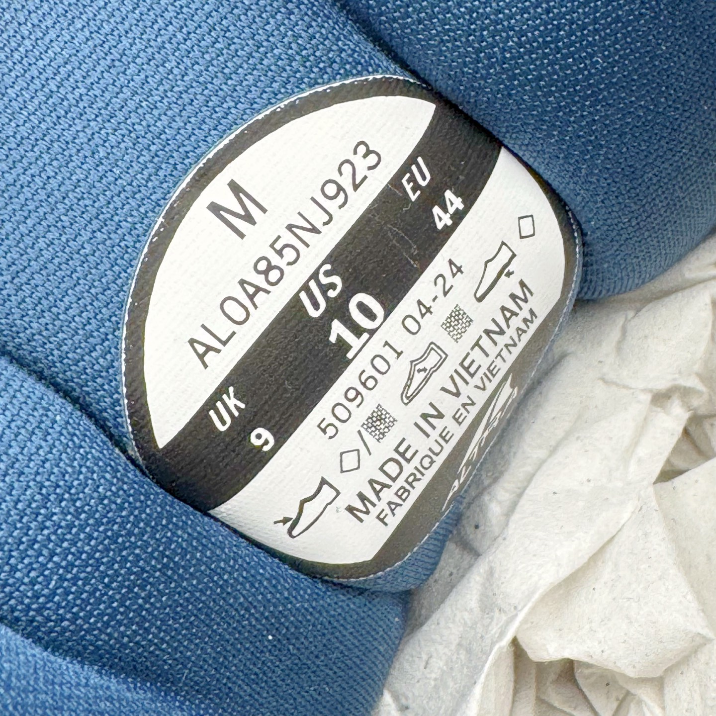 图片[20]-＃纯原 Altra OLYMPUS 6 奥创奥林匹斯六代舒适百搭防滑耐磨低帮户外跑步鞋 2009年，长跑精英运动员Golden Harper在美国犹他州创立了“Altra Footwear”，跑鞋特点是采用舒适的FootShape™M（很适鞋楦）设计和独特的BalancedCushioning™（平衡缓冲）技术，帮助遭受伤病困扰的跑者回归跑步，从而迅速积累起良好的口碑。2011年品牌迅速发展，屡获大奖。2015年开始不仅占据全美跑鞋前十，足迹更是遍布全球。2016年Altra正式进入中国市场，凭借独特的品牌风格以及出色的性能表现，三年来获得越来越多普通跑者的喜爱。销售业绩增长迅速，成为中国越野跑市场占有量前三的跑鞋品牌。实拍调校N版已经零色差零失真 百分百还原实物色彩所见即所得 不存在货不对板色差等低级问题 选购参考实物拍摄 不混卖不参货 只用心做好货严格选品 承诺混一赔十 尺码：39 40 40.5 41 42 42.5 43 44 44.5 45-选品中心