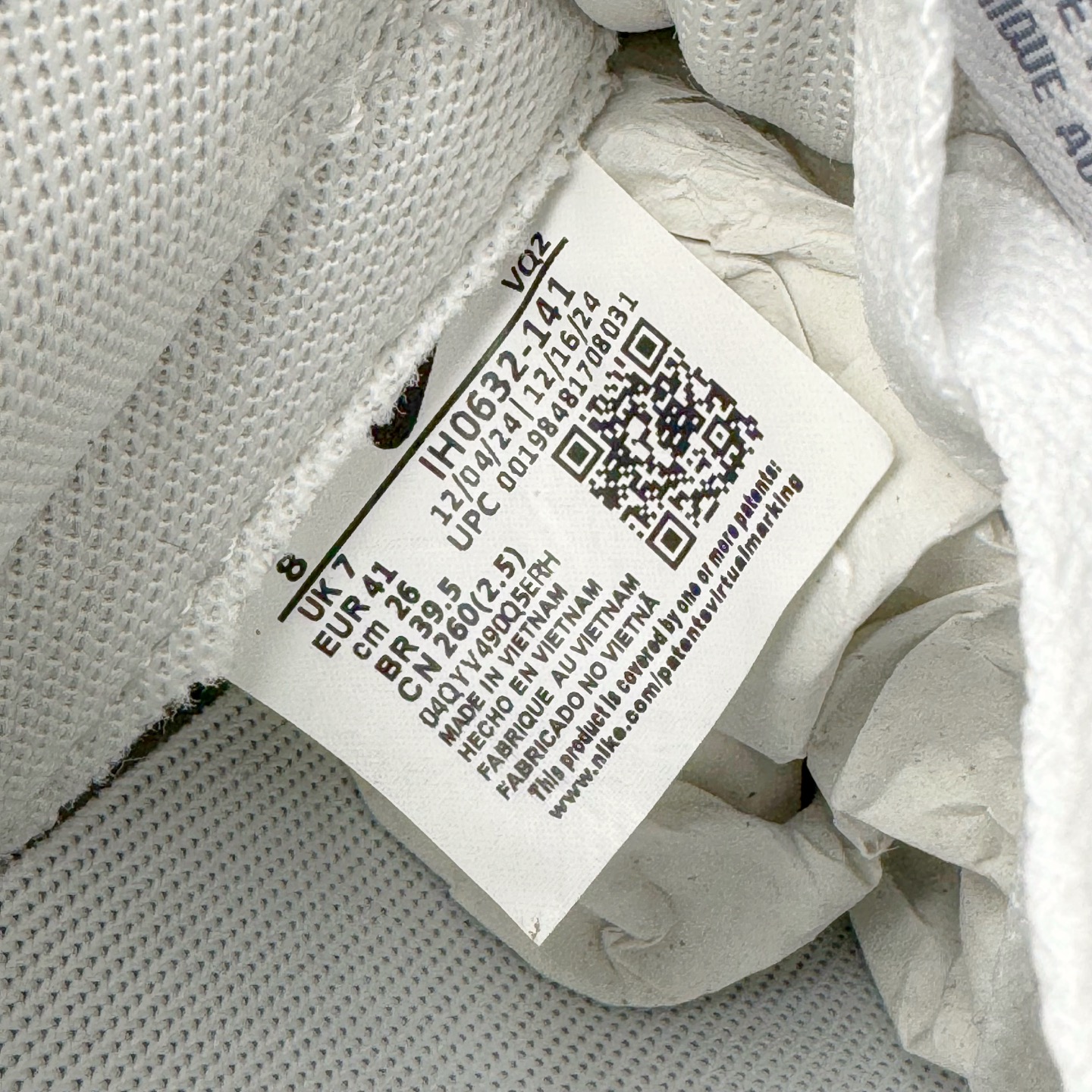 图片[12]-＃YC纯原 NK Dunk Low 可燃冰 白灰 IH0632-141 实力大厂出品 新配色陆续开发 利润个位数只为口碑 全套原纸板楦头开发 确保原汁原味 完美呈现DUNK版型 一比一鞋头弧度高度鞋身弧度 此版本只针对中端市场 皮料材质有所更替 其他数据细节工艺流程均保持一致 绝不口嗨 细节品控鞋型随意对比 独家私模官方第六代原厂航空铝磨具打磨大底 鞋头坡度极致还原 无解鞋型 原盒原配 圈内天花板工艺 原厂玻璃冲刀 超高清洁度 全鞋零毛边皮料切割 原厂中底布点胶 中底布拉帮走线遵循公司 尺码：36 36.5 37.5 38 38.5 39 40 40.5 41 42 42.5 43 44 44.5 45 46-选品中心