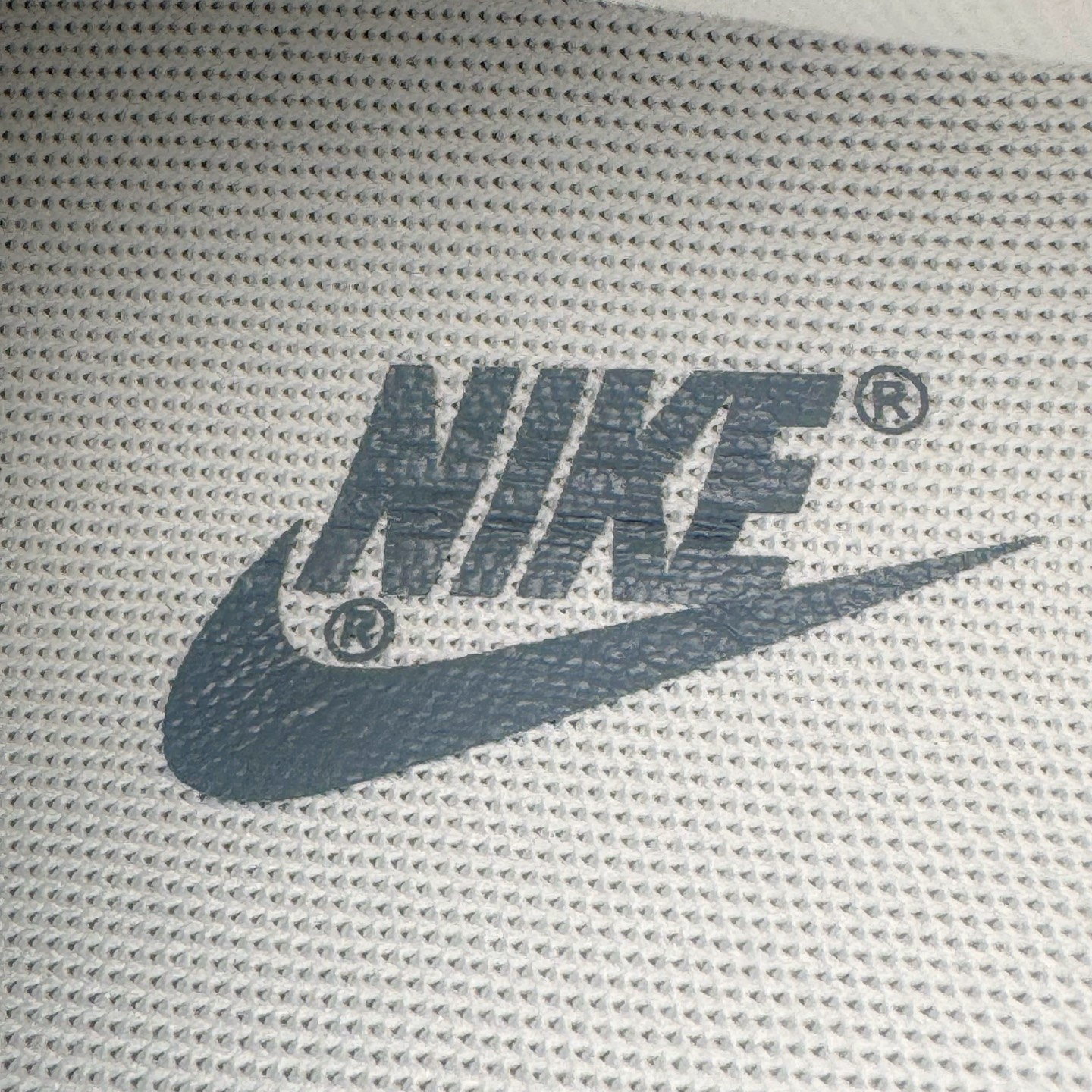 图片[13]-＃YC纯原 NK Dunk Low 可燃冰 白灰 IH0632-141 实力大厂出品 新配色陆续开发 利润个位数只为口碑 全套原纸板楦头开发 确保原汁原味 完美呈现DUNK版型 一比一鞋头弧度高度鞋身弧度 此版本只针对中端市场 皮料材质有所更替 其他数据细节工艺流程均保持一致 绝不口嗨 细节品控鞋型随意对比 独家私模官方第六代原厂航空铝磨具打磨大底 鞋头坡度极致还原 无解鞋型 原盒原配 圈内天花板工艺 原厂玻璃冲刀 超高清洁度 全鞋零毛边皮料切割 原厂中底布点胶 中底布拉帮走线遵循公司 尺码：36 36.5 37.5 38 38.5 39 40 40.5 41 42 42.5 43 44 44.5 45 46-选品中心