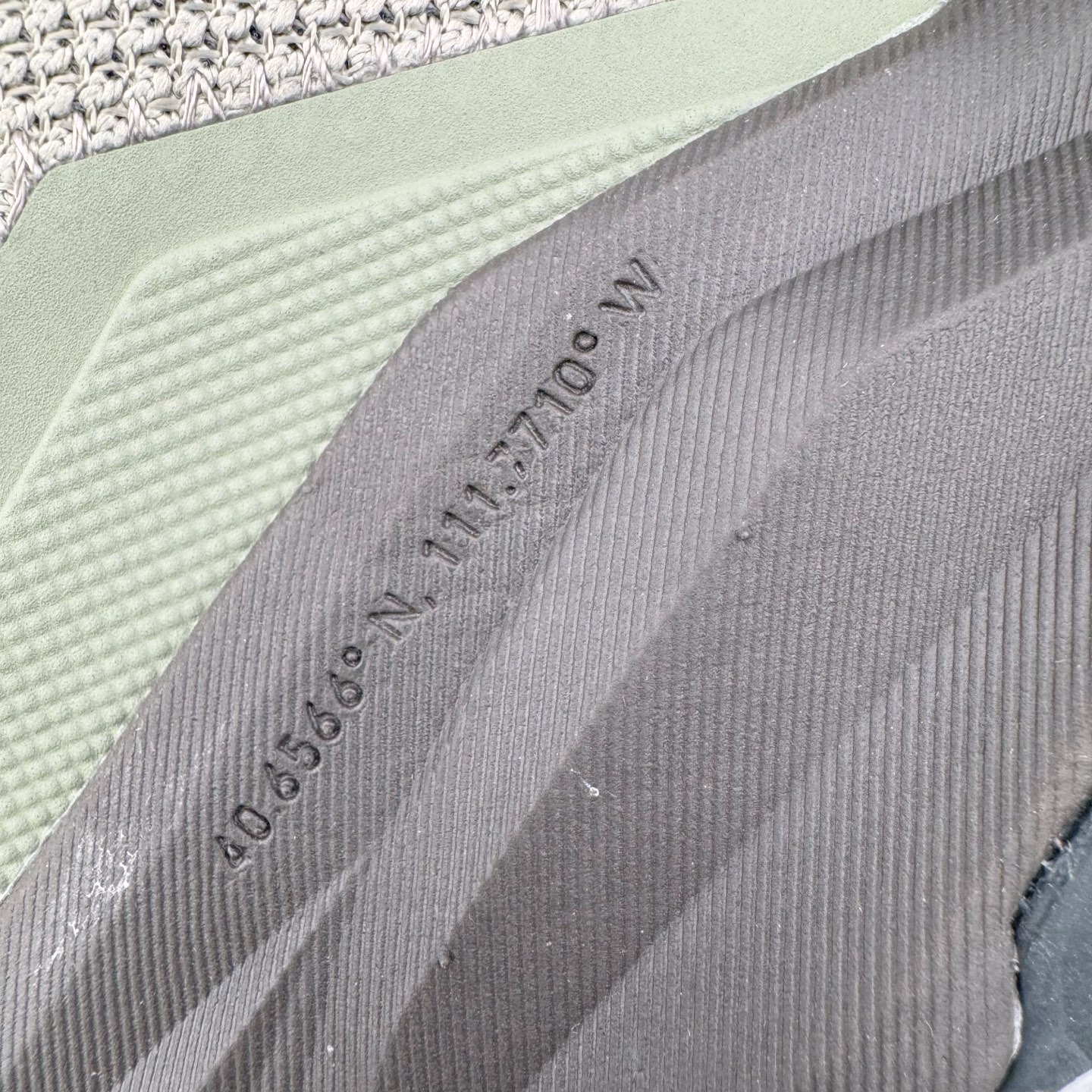 图片[16]-＃纯原 Altra OLYMPUS 6 奥创奥林匹斯六代舒适百搭防滑耐磨低帮户外跑步鞋 2009年，长跑精英运动员Golden Harper在美国犹他州创立了“Altra Footwear”，跑鞋特点是采用舒适的FootShape™M（很适鞋楦）设计和独特的BalancedCushioning™（平衡缓冲）技术，帮助遭受伤病困扰的跑者回归跑步，从而迅速积累起良好的口碑。2011年品牌迅速发展，屡获大奖。2015年开始不仅占据全美跑鞋前十，足迹更是遍布全球。2016年Altra正式进入中国市场，凭借独特的品牌风格以及出色的性能表现，三年来获得越来越多普通跑者的喜爱。销售业绩增长迅速，成为中国越野跑市场占有量前三的跑鞋品牌。实拍调校N版已经零色差零失真 百分百还原实物色彩所见即所得 不存在货不对板色差等低级问题 选购参考实物拍摄 不混卖不参货 只用心做好货严格选品 承诺混一赔十 尺码：39 40 40.5 41 42 42.5 43 44 44.5 45-选品中心