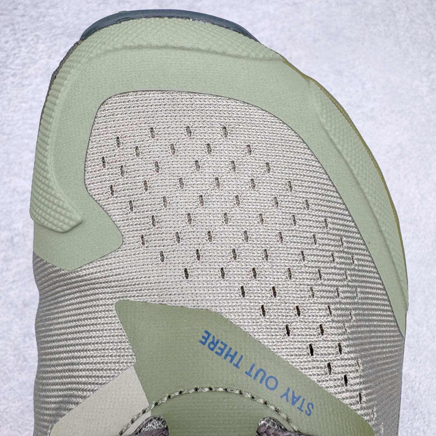 图片[14]-＃纯原 Altra OLYMPUS 6 奥创奥林匹斯六代舒适百搭防滑耐磨低帮户外跑步鞋 2009年，长跑精英运动员Golden Harper在美国犹他州创立了“Altra Footwear”，跑鞋特点是采用舒适的FootShape™M（很适鞋楦）设计和独特的BalancedCushioning™（平衡缓冲）技术，帮助遭受伤病困扰的跑者回归跑步，从而迅速积累起良好的口碑。2011年品牌迅速发展，屡获大奖。2015年开始不仅占据全美跑鞋前十，足迹更是遍布全球。2016年Altra正式进入中国市场，凭借独特的品牌风格以及出色的性能表现，三年来获得越来越多普通跑者的喜爱。销售业绩增长迅速，成为中国越野跑市场占有量前三的跑鞋品牌。实拍调校N版已经零色差零失真 百分百还原实物色彩所见即所得 不存在货不对板色差等低级问题 选购参考实物拍摄 不混卖不参货 只用心做好货严格选品 承诺混一赔十 尺码：39 40 40.5 41 42 42.5 43 44 44.5 45-选品中心