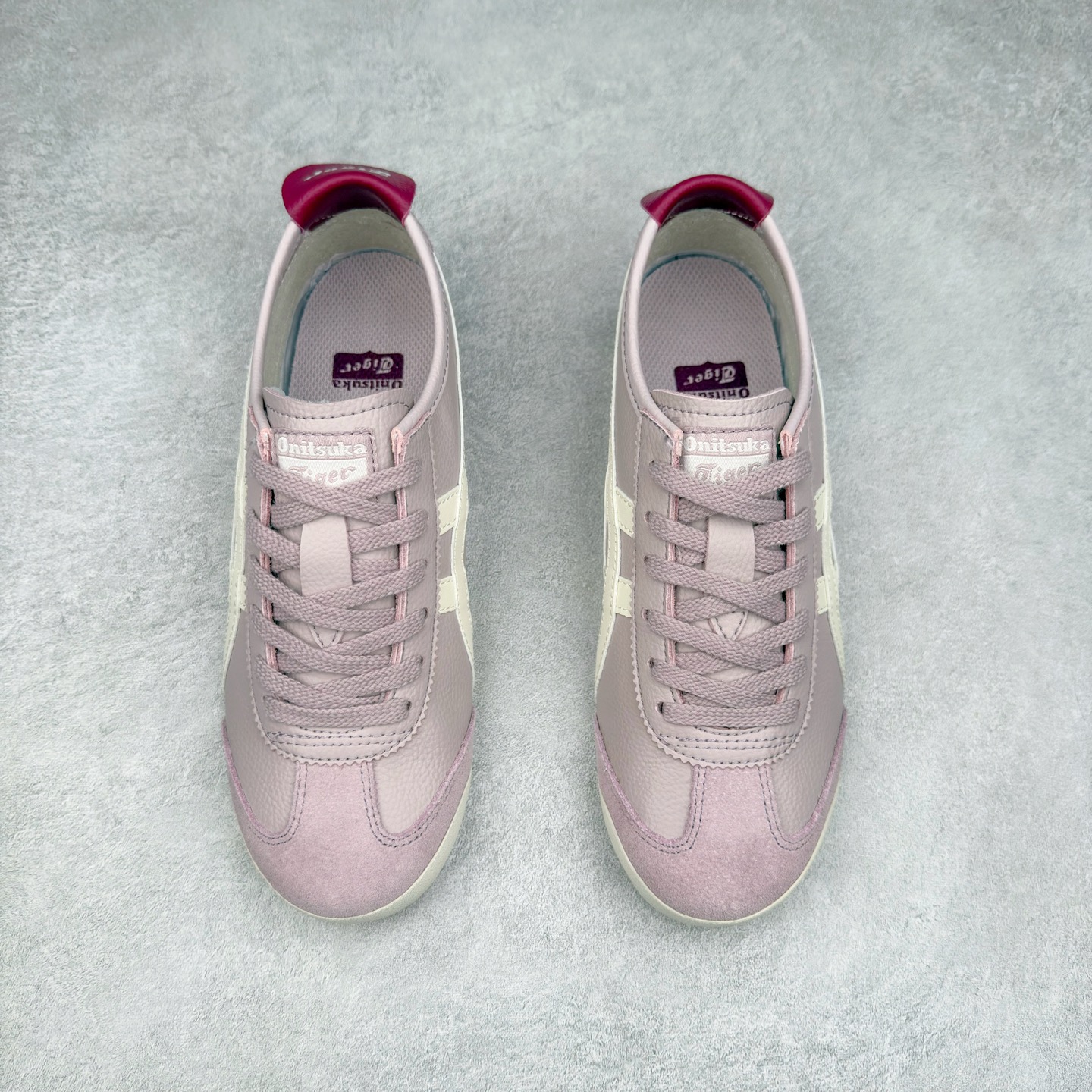 图片[2]-＃C版 Asics Onitsuka Tiger MEXICO 66 亚瑟士鬼冢虎复古经典板鞋 CNY 龙年限定 白红 市场王者选手 海外订单工厂出品 长期生产补货永不断码 超成熟稳定的做工品控 原装全套纸板楦头开发 原汁原味 完美呈现版型 私模正确鞋底咬花纹路 一比一鞋头弧度高度鞋身弧度 绝不口嗨 细节品控鞋型随意秒杀市面 原档咬花纹路私模大底 一个单元有六个三角形 总体形拼接呈现花瓣状 官方四联吊牌 原装Ortholite轻量化鞋垫 原盒原配 质保卡 说明书 钢印防尘纸 纸板中底带钢印 乳胶组合鞋垫 支持全方位的对比专柜 产品从款式颜色造型上体现出追求舒适和细节的完美 鞋类更是推崇手工制作的严谨与完美 融舒适性与可穿性的设计风格 注重细节的完美和别致魅力 既保持稳重 又不失轻松的时尚感 尺码：36 37 37.5 38 39 39.5 40 40.5 41.5 42 42.5 43.5 44 45-选品中心