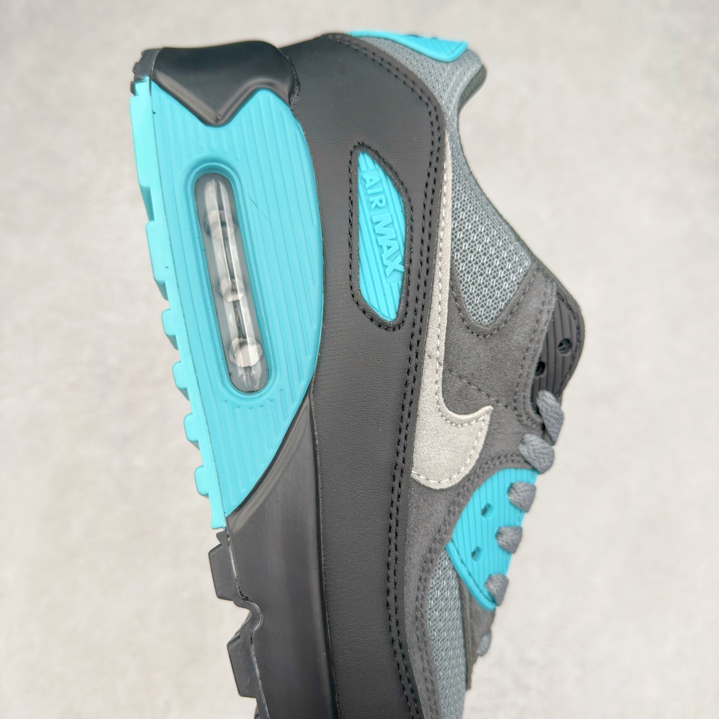 图片[6]-＃MX版 NK Air MAX 90 气垫复古减震跑步鞋 DM0029-013 经典重温 独家陆续补货 外单专供大厂出品 品质稳定 一百余色 终端操作 Air Max 90于1990年推出 来自Air Max系列 在Air Max 1的基础上改进而得 增加了气垫面积 外型上也更为流线 最特別的就是加入了菱纹塑胶嵌板 为Air Max 90增添了许多潮流气息 皮革鞋面 造就出色耐穿性和支撑力 Max Air缓震配置搭配泡棉中底 令Air Max 90轻盈而舒适 华夫格橡胶外底 铸就Air Max 90非凡的抓地力 而Air Max 90不仅是一双跑鞋 它成功跨越了时间的演进 成为了球鞋文化与潮流圈中最熟为人知的鞋款之一 尺码：36 36.5 37.5 38 38.5 39 40 40.5 41 42 42.5 43 44 44.5 45-选品中心