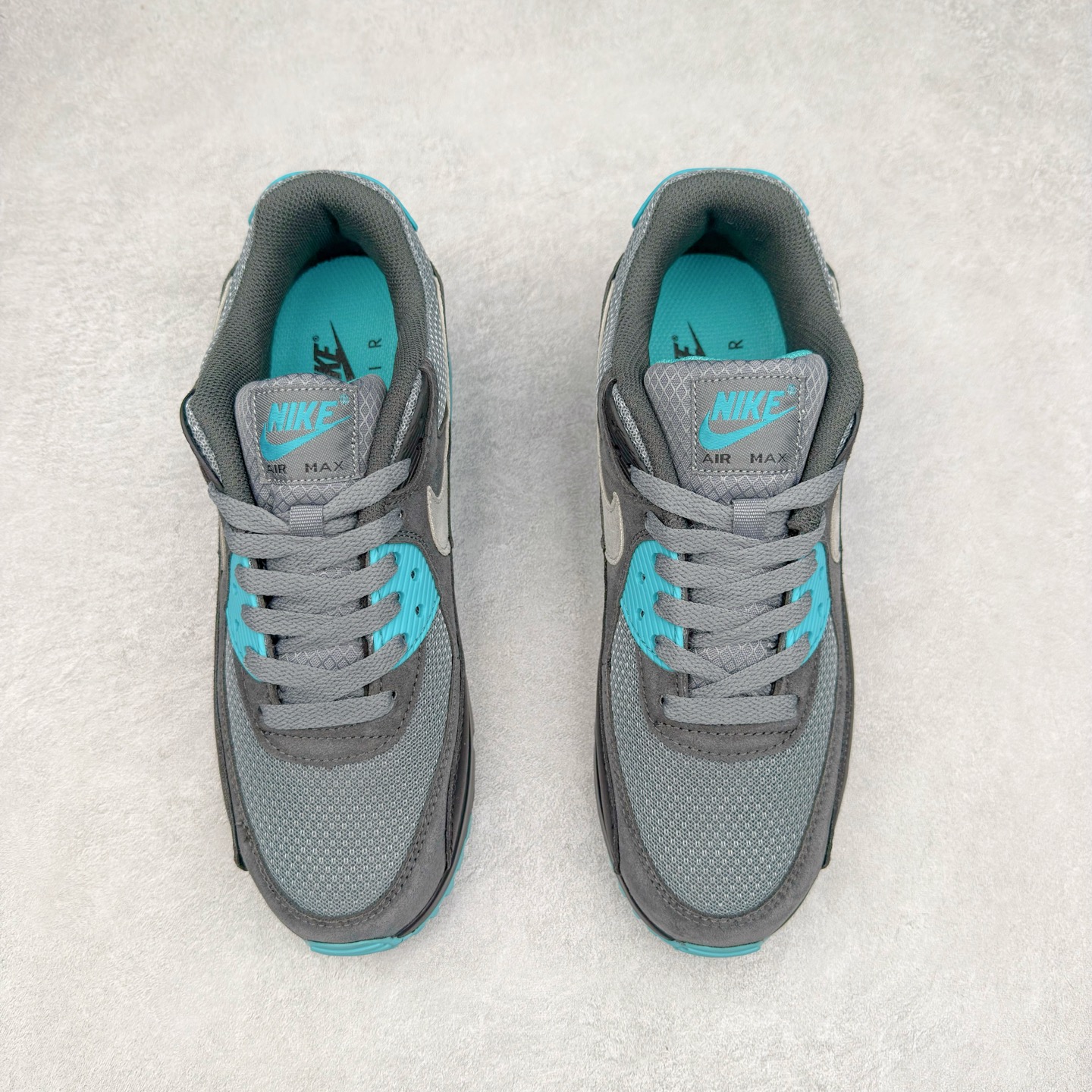 图片[2]-＃MX版 NK Air MAX 90 气垫复古减震跑步鞋 DM0029-013 经典重温 独家陆续补货 外单专供大厂出品 品质稳定 一百余色 终端操作 Air Max 90于1990年推出 来自Air Max系列 在Air Max 1的基础上改进而得 增加了气垫面积 外型上也更为流线 最特別的就是加入了菱纹塑胶嵌板 为Air Max 90增添了许多潮流气息 皮革鞋面 造就出色耐穿性和支撑力 Max Air缓震配置搭配泡棉中底 令Air Max 90轻盈而舒适 华夫格橡胶外底 铸就Air Max 90非凡的抓地力 而Air Max 90不仅是一双跑鞋 它成功跨越了时间的演进 成为了球鞋文化与潮流圈中最熟为人知的鞋款之一 尺码：36 36.5 37.5 38 38.5 39 40 40.5 41 42 42.5 43 44 44.5 45-选品中心