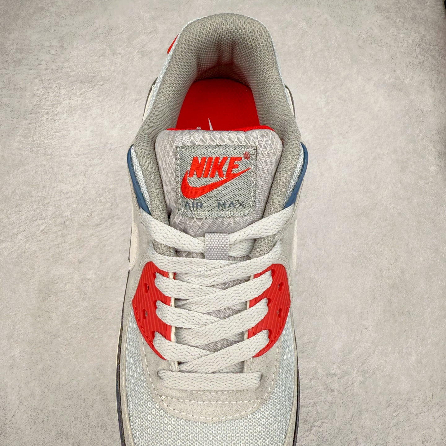 图片[5]-＃MX版 NK Air MAX 90 气垫复古减震跑步鞋 DM0029-005 经典重温 独家陆续补货 外单专供大厂出品 品质稳定 一百余色 终端操作 Air Max 90于1990年推出 来自Air Max系列 在Air Max 1的基础上改进而得 增加了气垫面积 外型上也更为流线 最特別的就是加入了菱纹塑胶嵌板 为Air Max 90增添了许多潮流气息 皮革鞋面 造就出色耐穿性和支撑力 Max Air缓震配置搭配泡棉中底 令Air Max 90轻盈而舒适 华夫格橡胶外底 铸就Air Max 90非凡的抓地力 而Air Max 90不仅是一双跑鞋 它成功跨越了时间的演进 成为了球鞋文化与潮流圈中最熟为人知的鞋款之一 尺码：36 36.5 37.5 38 38.5 39 40 40.5 41 42 42.5 43 44 44.5 45-选品中心