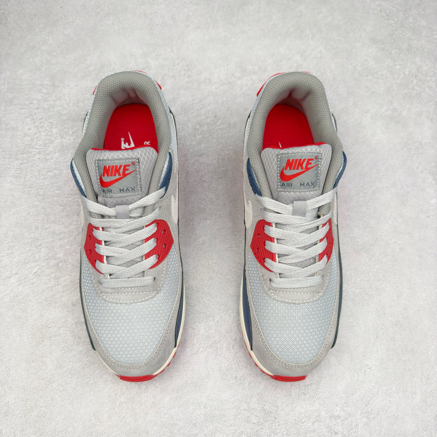 图片[2]-＃MX版 NK Air MAX 90 气垫复古减震跑步鞋 DM0029-005 经典重温 独家陆续补货 外单专供大厂出品 品质稳定 一百余色 终端操作 Air Max 90于1990年推出 来自Air Max系列 在Air Max 1的基础上改进而得 增加了气垫面积 外型上也更为流线 最特別的就是加入了菱纹塑胶嵌板 为Air Max 90增添了许多潮流气息 皮革鞋面 造就出色耐穿性和支撑力 Max Air缓震配置搭配泡棉中底 令Air Max 90轻盈而舒适 华夫格橡胶外底 铸就Air Max 90非凡的抓地力 而Air Max 90不仅是一双跑鞋 它成功跨越了时间的演进 成为了球鞋文化与潮流圈中最熟为人知的鞋款之一 尺码：36 36.5 37.5 38 38.5 39 40 40.5 41 42 42.5 43 44 44.5 45-选品中心