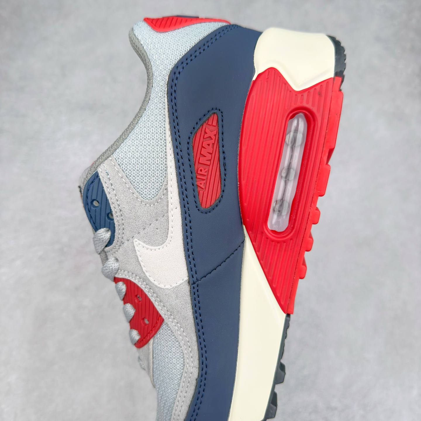 图片[7]-＃MX版 NK Air MAX 90 气垫复古减震跑步鞋 DM0029-005 经典重温 独家陆续补货 外单专供大厂出品 品质稳定 一百余色 终端操作 Air Max 90于1990年推出 来自Air Max系列 在Air Max 1的基础上改进而得 增加了气垫面积 外型上也更为流线 最特別的就是加入了菱纹塑胶嵌板 为Air Max 90增添了许多潮流气息 皮革鞋面 造就出色耐穿性和支撑力 Max Air缓震配置搭配泡棉中底 令Air Max 90轻盈而舒适 华夫格橡胶外底 铸就Air Max 90非凡的抓地力 而Air Max 90不仅是一双跑鞋 它成功跨越了时间的演进 成为了球鞋文化与潮流圈中最熟为人知的鞋款之一 尺码：36 36.5 37.5 38 38.5 39 40 40.5 41 42 42.5 43 44 44.5 45-选品中心