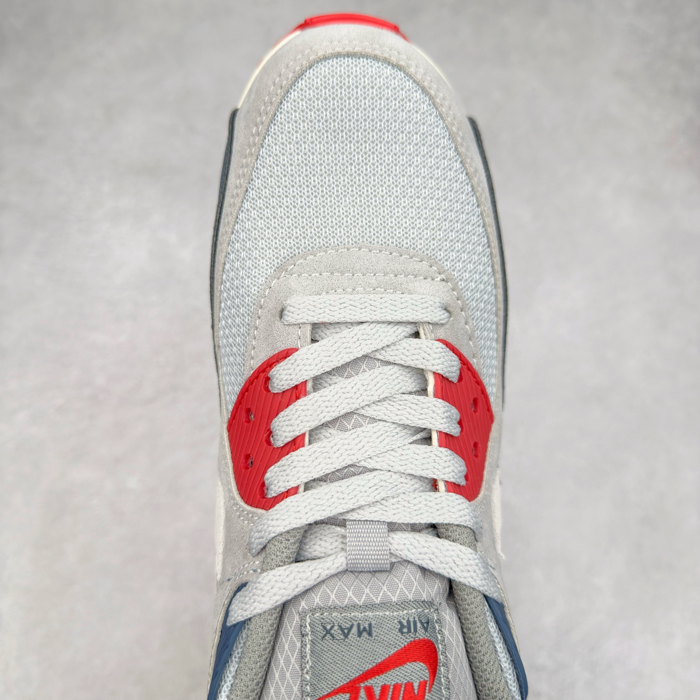 图片[4]-＃MX版 NK Air MAX 90 气垫复古减震跑步鞋 DM0029-005 经典重温 独家陆续补货 外单专供大厂出品 品质稳定 一百余色 终端操作 Air Max 90于1990年推出 来自Air Max系列 在Air Max 1的基础上改进而得 增加了气垫面积 外型上也更为流线 最特別的就是加入了菱纹塑胶嵌板 为Air Max 90增添了许多潮流气息 皮革鞋面 造就出色耐穿性和支撑力 Max Air缓震配置搭配泡棉中底 令Air Max 90轻盈而舒适 华夫格橡胶外底 铸就Air Max 90非凡的抓地力 而Air Max 90不仅是一双跑鞋 它成功跨越了时间的演进 成为了球鞋文化与潮流圈中最熟为人知的鞋款之一 尺码：36 36.5 37.5 38 38.5 39 40 40.5 41 42 42.5 43 44 44.5 45-选品中心