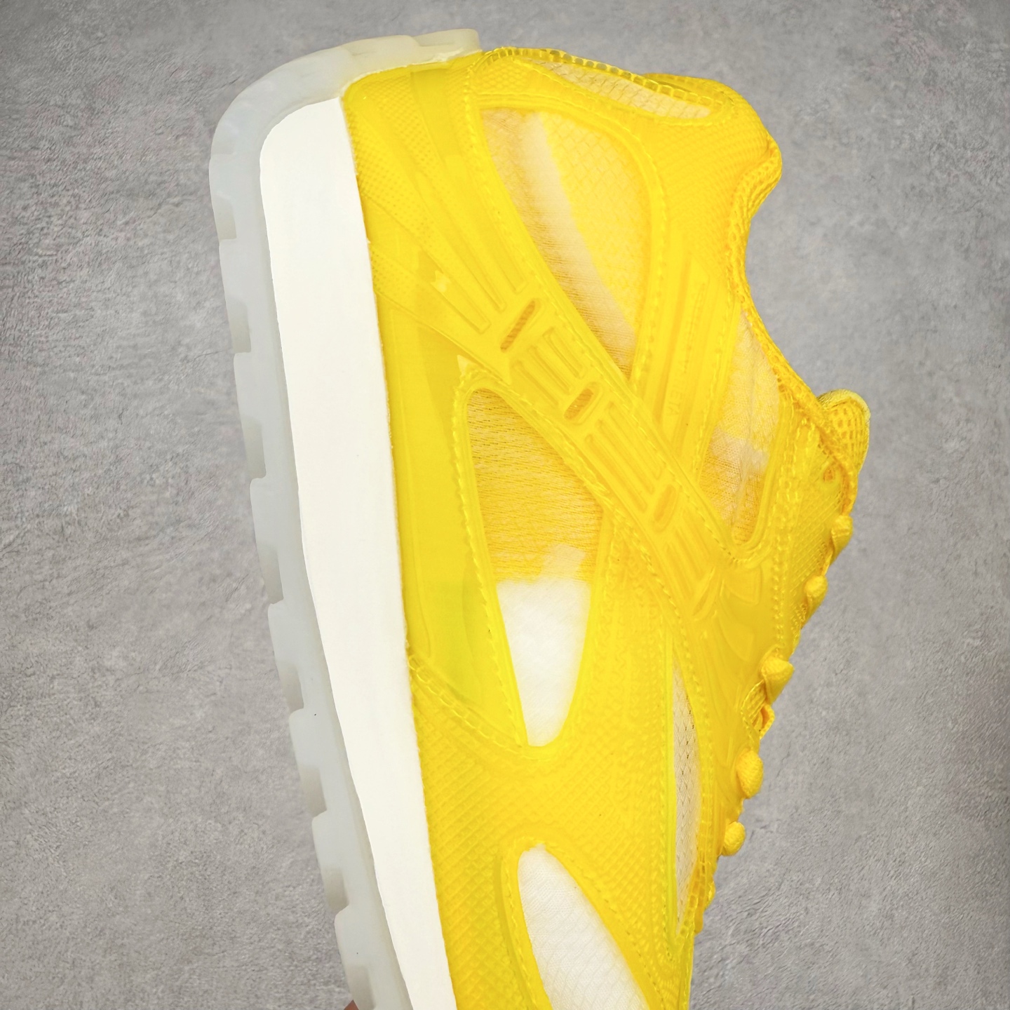 图片[6]-BOTTEGA VENETA Orbit Runner BV葆蝶家时尚休闲王一博同款老爹鞋运动鞋 原版开发 一比一打造 相似度百分之99以上 市场一梯队级别品质 区别市场任何标文顶级品质版本 采用轻质科技网布面料 搭配几何图案设计橡胶外底 王炸系列 高版本 认准套包工艺 实际增高很多哦 还是一样显腿细非常nice 耐玩耐造 对标对版 套包鞋工艺 认准高版本 大底选用拼色TPU大底 配置原版包装 尺码：35 36 37 38 39 40 41 42 43 44 45-选品中心