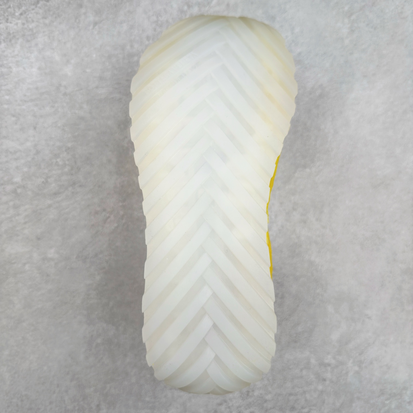 图片[9]-BOTTEGA VENETA Orbit Runner BV葆蝶家时尚休闲王一博同款老爹鞋运动鞋 原版开发 一比一打造 相似度百分之99以上 市场一梯队级别品质 区别市场任何标文顶级品质版本 采用轻质科技网布面料 搭配几何图案设计橡胶外底 王炸系列 高版本 认准套包工艺 实际增高很多哦 还是一样显腿细非常nice 耐玩耐造 对标对版 套包鞋工艺 认准高版本 大底选用拼色TPU大底 配置原版包装 尺码：35 36 37 38 39 40 41 42 43 44 45-选品中心