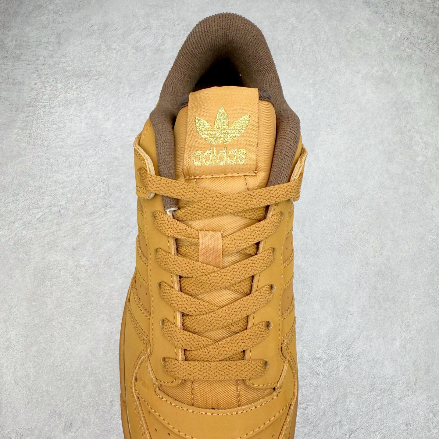 图片[5]-AD Forum 84 Low OG 低帮百搭潮流休闲运动板鞋 ID0989 以复古篮球鞋的外形为基础 采用皮革拼接 简约百搭 更加贴合舒适 中底内侧网格造型起到点睛之笔 外底橡胶 更显复古 尺码：36 36.5 37.5 38 38.5 39 40 40.5 41 42 42.5 43 44 44.5 45-选品中心