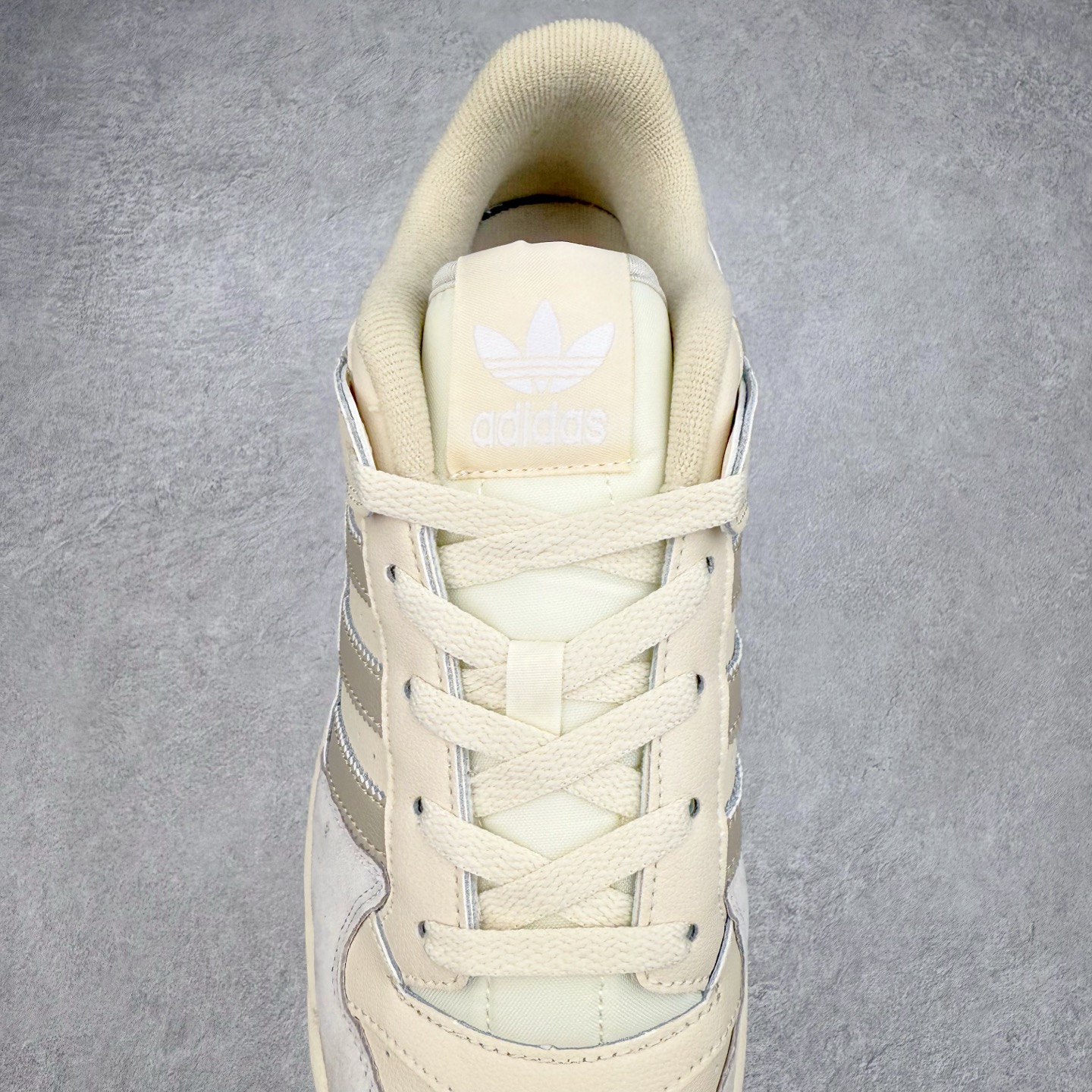 图片[5]-AD Forum 84 Low OG 低帮百搭潮流休闲运动板鞋 ID7995 以复古篮球鞋的外形为基础 采用皮革拼接 简约百搭 更加贴合舒适 中底内侧网格造型起到点睛之笔 外底橡胶 更显复古 尺码：36 36.5 37.5 38 38.5 39 40 40.5 41 42 42.5 43 44 44.5 45-选品中心