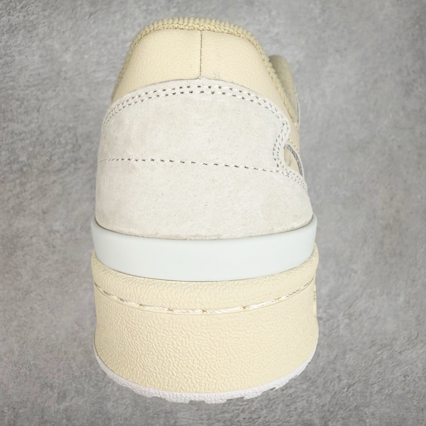 图片[8]-AD Forum 84 Low OG 低帮百搭潮流休闲运动板鞋 ID7995 以复古篮球鞋的外形为基础 采用皮革拼接 简约百搭 更加贴合舒适 中底内侧网格造型起到点睛之笔 外底橡胶 更显复古 尺码：36 36.5 37.5 38 38.5 39 40 40.5 41 42 42.5 43 44 44.5 45-选品中心