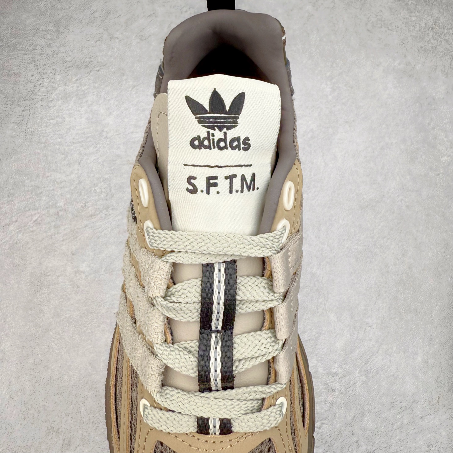图片[5]-SFTM x AD Originals ADISTAR CUSHION 联名复古舒适防滑耐磨低帮生活休闲鞋 JR8044 实拍调校N版已经零色差零失真 百分百还原实物色彩所见即所得 不存在货不对板色差等低级问题 选购参考实物拍摄 不混卖不参货 只用心做好货严格选品 承诺混一赔十 尺码：36 36.5 37.5 38 38.5 39 40 40.5 41 42 42.5 43 44 44.5 45-选品中心