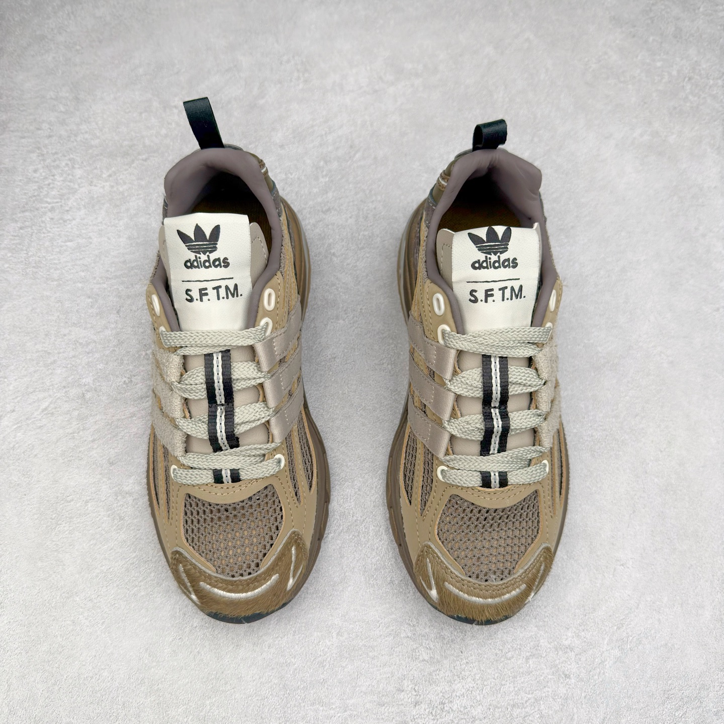 图片[2]-SFTM x AD Originals ADISTAR CUSHION 联名复古舒适防滑耐磨低帮生活休闲鞋 JR8044 实拍调校N版已经零色差零失真 百分百还原实物色彩所见即所得 不存在货不对板色差等低级问题 选购参考实物拍摄 不混卖不参货 只用心做好货严格选品 承诺混一赔十 尺码：36 36.5 37.5 38 38.5 39 40 40.5 41 42 42.5 43 44 44.5 45-选品中心