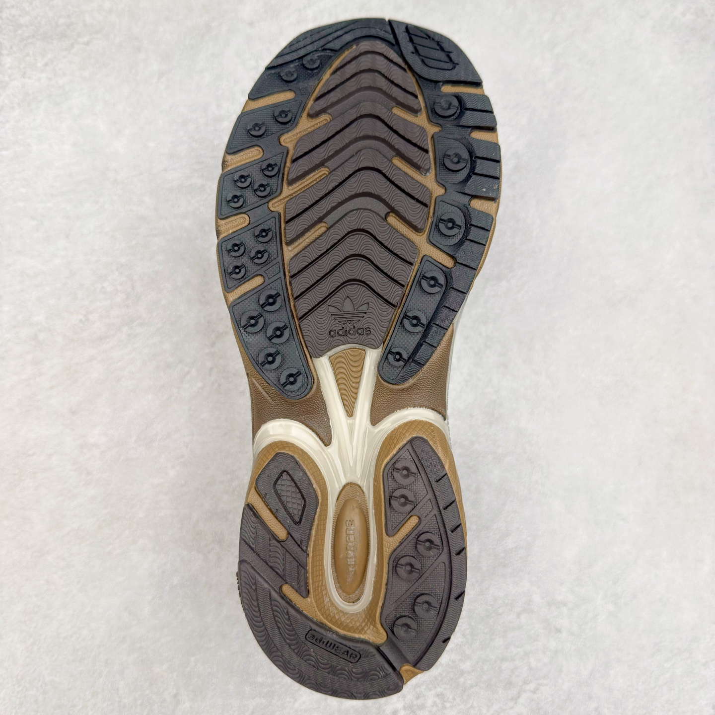 图片[9]-SFTM x AD Originals ADISTAR CUSHION 联名复古舒适防滑耐磨低帮生活休闲鞋 JR8044 实拍调校N版已经零色差零失真 百分百还原实物色彩所见即所得 不存在货不对板色差等低级问题 选购参考实物拍摄 不混卖不参货 只用心做好货严格选品 承诺混一赔十 尺码：36 36.5 37.5 38 38.5 39 40 40.5 41 42 42.5 43 44 44.5 45-选品中心