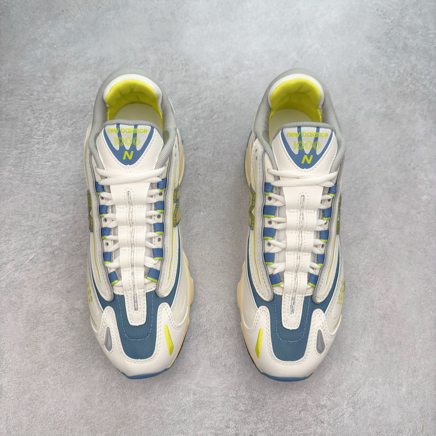 图片[2]-New Balance M1000 NB系列低帮复古老爹风休闲运动慢跑鞋 据悉，New Balance的复古鞋型M1000系列将在2024年正式回归。而自家美产创意总监Teddy Santis的AIMÉ LEON DORE也将率先推出联名1000撑撑场子，鞋款预计将在今年正式发布。New Balance1000系列作为NB最高端的鞋型，诞生于1999年，一度成为当年的热门鞋型，神似Nike Air Max95，现在看来也是一双符合潮流趋势的复古老爹鞋型。此番Teddy Santis亲自操刀，将丰富的配色和升级材质于复古的1000鞋型结合，鞋身采用米色、绿色和粉色的搭配。\\\”N\\\”字Logo也以全新的设计呈现，以1000标志性的网布和皮革材质打造，带来全新的视觉体验。后续ALD和New Balance1000的联名还将推出纯白配色，具体颜值还要等更多实物图的释出。AIMÉ LEON DORE和New Balance的多次联名一直有着超高的人气，无论是550还是1906R都有着不低的溢价，预计此番颜值不错的全新1000也会有着较高的人气。尺码：36 37 37.5 38 38.5 39.5 40 40.5 41.5 42 42.5 43 44 44.5 45-选品中心