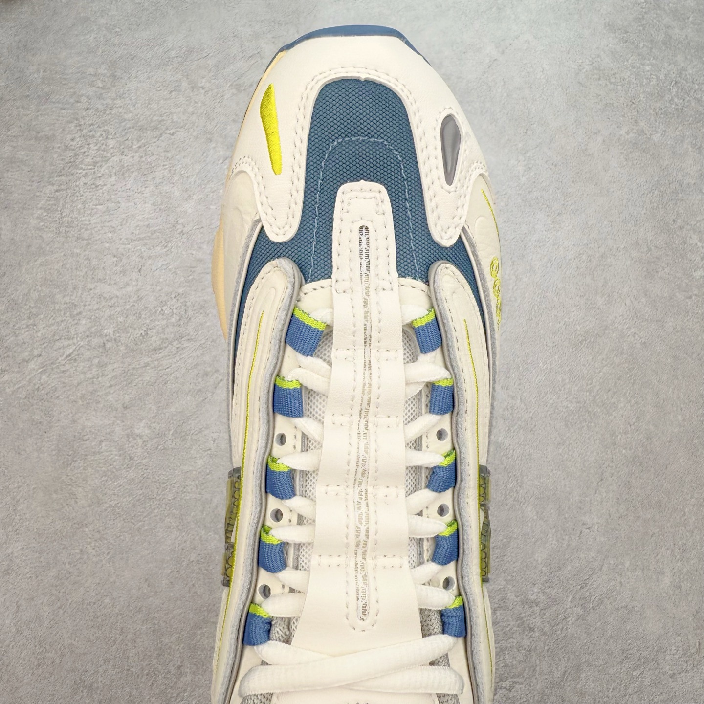 图片[4]-New Balance M1000 NB系列低帮复古老爹风休闲运动慢跑鞋 据悉，New Balance的复古鞋型M1000系列将在2024年正式回归。而自家美产创意总监Teddy Santis的AIMÉ LEON DORE也将率先推出联名1000撑撑场子，鞋款预计将在今年正式发布。New Balance1000系列作为NB最高端的鞋型，诞生于1999年，一度成为当年的热门鞋型，神似Nike Air Max95，现在看来也是一双符合潮流趋势的复古老爹鞋型。此番Teddy Santis亲自操刀，将丰富的配色和升级材质于复古的1000鞋型结合，鞋身采用米色、绿色和粉色的搭配。\\\”N\\\”字Logo也以全新的设计呈现，以1000标志性的网布和皮革材质打造，带来全新的视觉体验。后续ALD和New Balance1000的联名还将推出纯白配色，具体颜值还要等更多实物图的释出。AIMÉ LEON DORE和New Balance的多次联名一直有着超高的人气，无论是550还是1906R都有着不低的溢价，预计此番颜值不错的全新1000也会有着较高的人气。尺码：36 37 37.5 38 38.5 39.5 40 40.5 41.5 42 42.5 43 44 44.5 45-选品中心