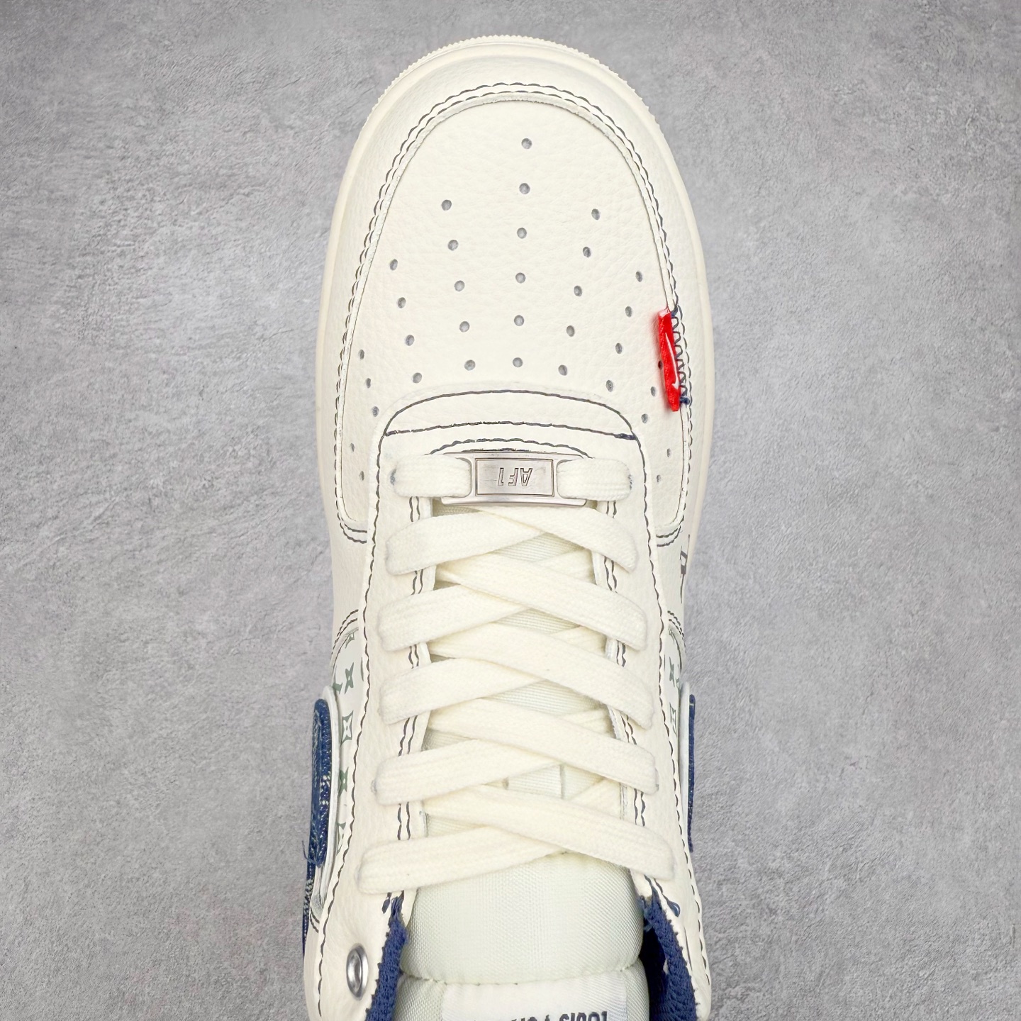 图片[4]-NK Air Force 1´07 Low 空军一号低帮百搭休闲运动板鞋 YX5066-342 柔软、弹性十足的缓震性能和出色的中底设计 横跨复古与现代的外型结合 造就出风靡全球 三十多年的Force 1 直到今天还深受青睐 实拍调校N版已经零色差零失真 百分百还原实物色彩所见即所得 不存在货不对板色差等低级问题 选购参考实物拍摄 不混卖不参货 只用心做好货严格选品 承诺混一赔十 尺码：36 36.5 37.5 38 38.5 39 40 40.5 41 42 42.5 43 44 44.5 45-选品中心