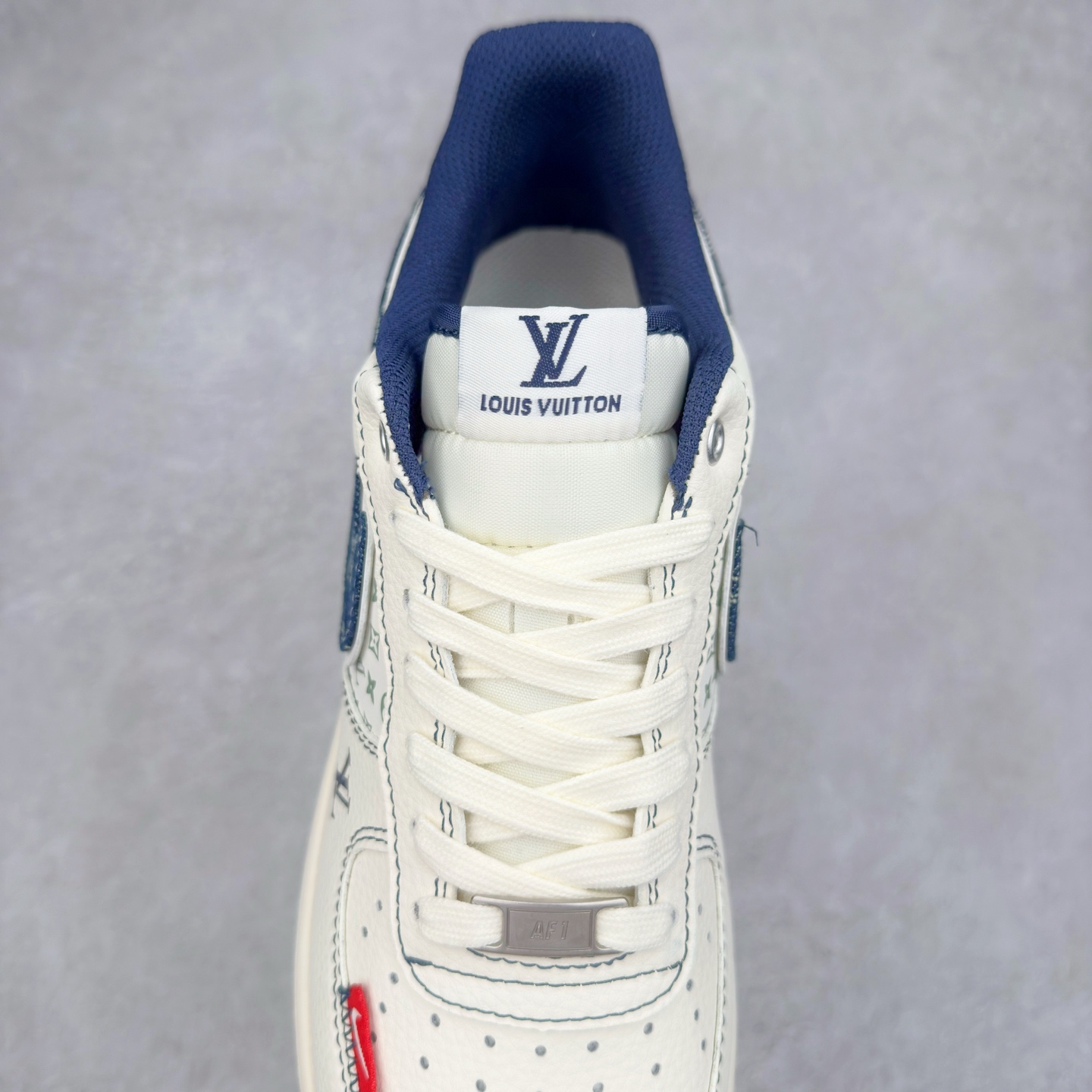 图片[5]-NK Air Force 1´07 Low 空军一号低帮百搭休闲运动板鞋 YX5066-342 柔软、弹性十足的缓震性能和出色的中底设计 横跨复古与现代的外型结合 造就出风靡全球 三十多年的Force 1 直到今天还深受青睐 实拍调校N版已经零色差零失真 百分百还原实物色彩所见即所得 不存在货不对板色差等低级问题 选购参考实物拍摄 不混卖不参货 只用心做好货严格选品 承诺混一赔十 尺码：36 36.5 37.5 38 38.5 39 40 40.5 41 42 42.5 43 44 44.5 45-选品中心