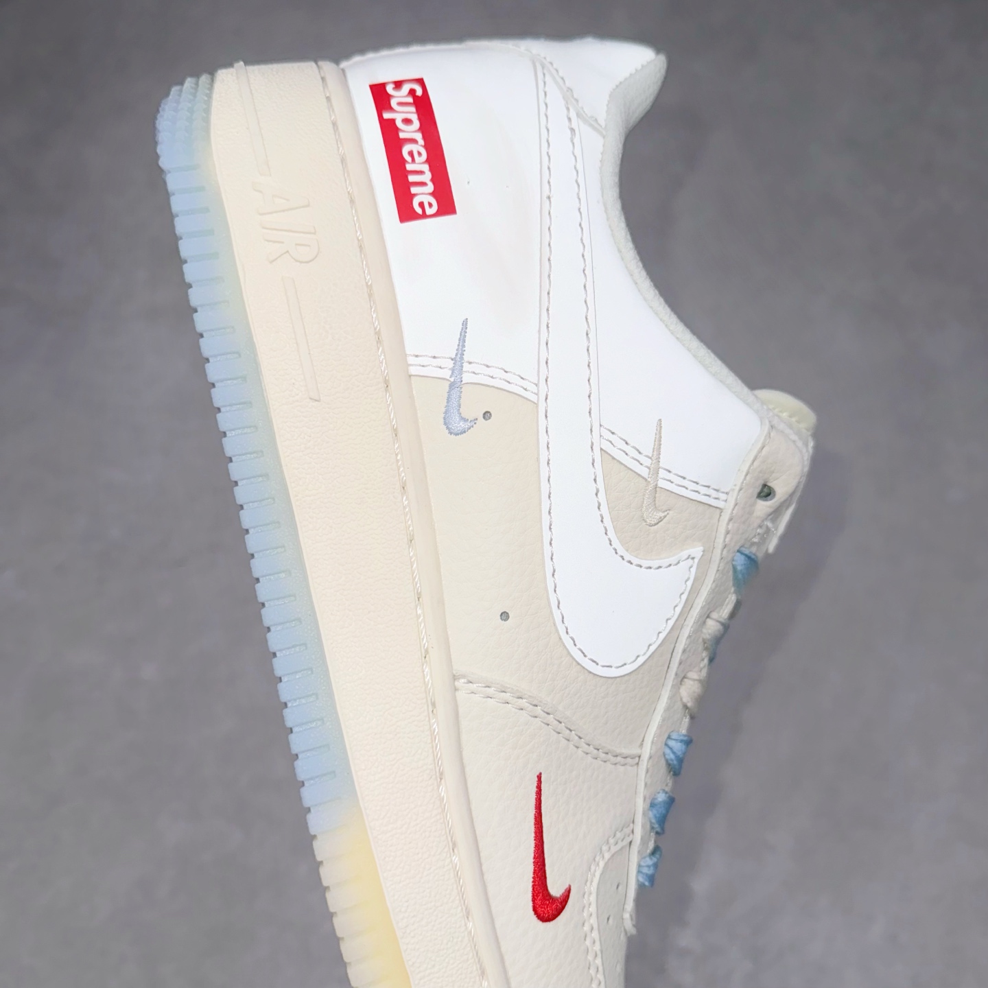 图片[6]-NK Air Force 1´07 Low 空军一号低帮百搭休闲运动板鞋 XX3168-179 柔软、弹性十足的缓震性能和出色的中底设计 横跨复古与现代的外型结合 造就出风靡全球 三十多年的Force 1 直到今天还深受青睐 实拍调校N版已经零色差零失真 百分百还原实物色彩所见即所得 不存在货不对板色差等低级问题 选购参考实物拍摄 不混卖不参货 只用心做好货严格选品 承诺混一赔十 尺码：36 36.5 37.5 38 38.5 39 40 40.5 41 42 42.5 43 44 44.5 45-选品中心