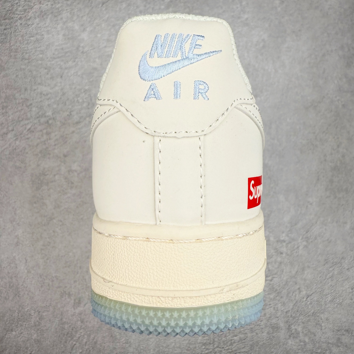 图片[8]-NK Air Force 1´07 Low 空军一号低帮百搭休闲运动板鞋 XX3168-179 柔软、弹性十足的缓震性能和出色的中底设计 横跨复古与现代的外型结合 造就出风靡全球 三十多年的Force 1 直到今天还深受青睐 实拍调校N版已经零色差零失真 百分百还原实物色彩所见即所得 不存在货不对板色差等低级问题 选购参考实物拍摄 不混卖不参货 只用心做好货严格选品 承诺混一赔十 尺码：36 36.5 37.5 38 38.5 39 40 40.5 41 42 42.5 43 44 44.5 45-选品中心