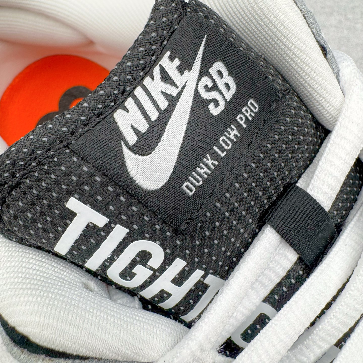 图片[12]-＃M纯原 TIGHTBOOTH x NK SB Dunk Low 联名反转黑白熊猫 FD2629-100 圈内最强 零售首选 独家原厂航空铝磨具打磨大底 鞋头坡度极致还原 原盒原配 圈内天花板工艺 原厂冲刀 超高清洁度 全鞋零毛边皮料切割 全套原楦原模倾力打造完美版型 采用原厂百宏鞋带以及原厂百宏织唛舌标 内标可供原厂几率过验 原厂中底布黄色点胶 原厂中底布拉帮走线遵循公司‼️尺码：36 36.5 37.5 38 38.5 39 40 40.5 41 42 42.5 43 44 44.5 45 46 47.5-选品中心