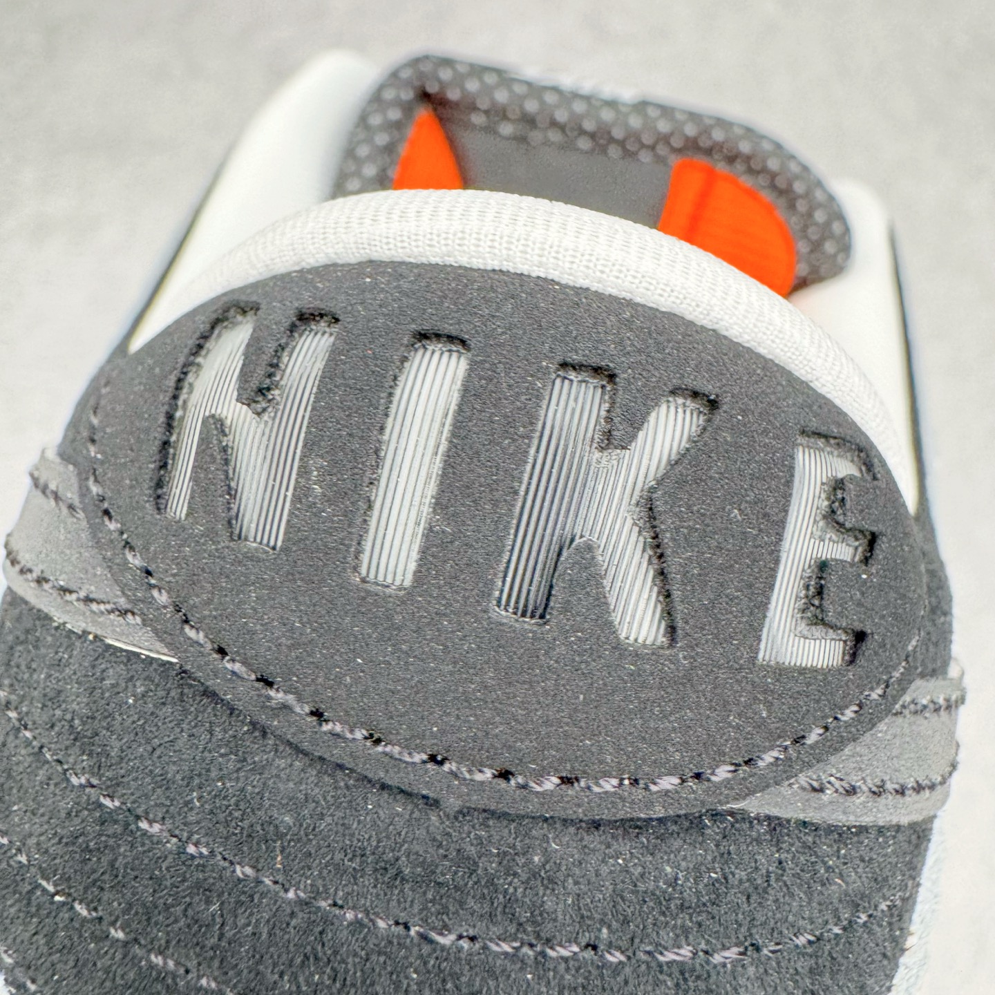 图片[14]-＃M纯原 TIGHTBOOTH x NK SB Dunk Low 联名反转黑白熊猫 FD2629-100 圈内最强 零售首选 独家原厂航空铝磨具打磨大底 鞋头坡度极致还原 原盒原配 圈内天花板工艺 原厂冲刀 超高清洁度 全鞋零毛边皮料切割 全套原楦原模倾力打造完美版型 采用原厂百宏鞋带以及原厂百宏织唛舌标 内标可供原厂几率过验 原厂中底布黄色点胶 原厂中底布拉帮走线遵循公司‼️尺码：36 36.5 37.5 38 38.5 39 40 40.5 41 42 42.5 43 44 44.5 45 46 47.5-选品中心