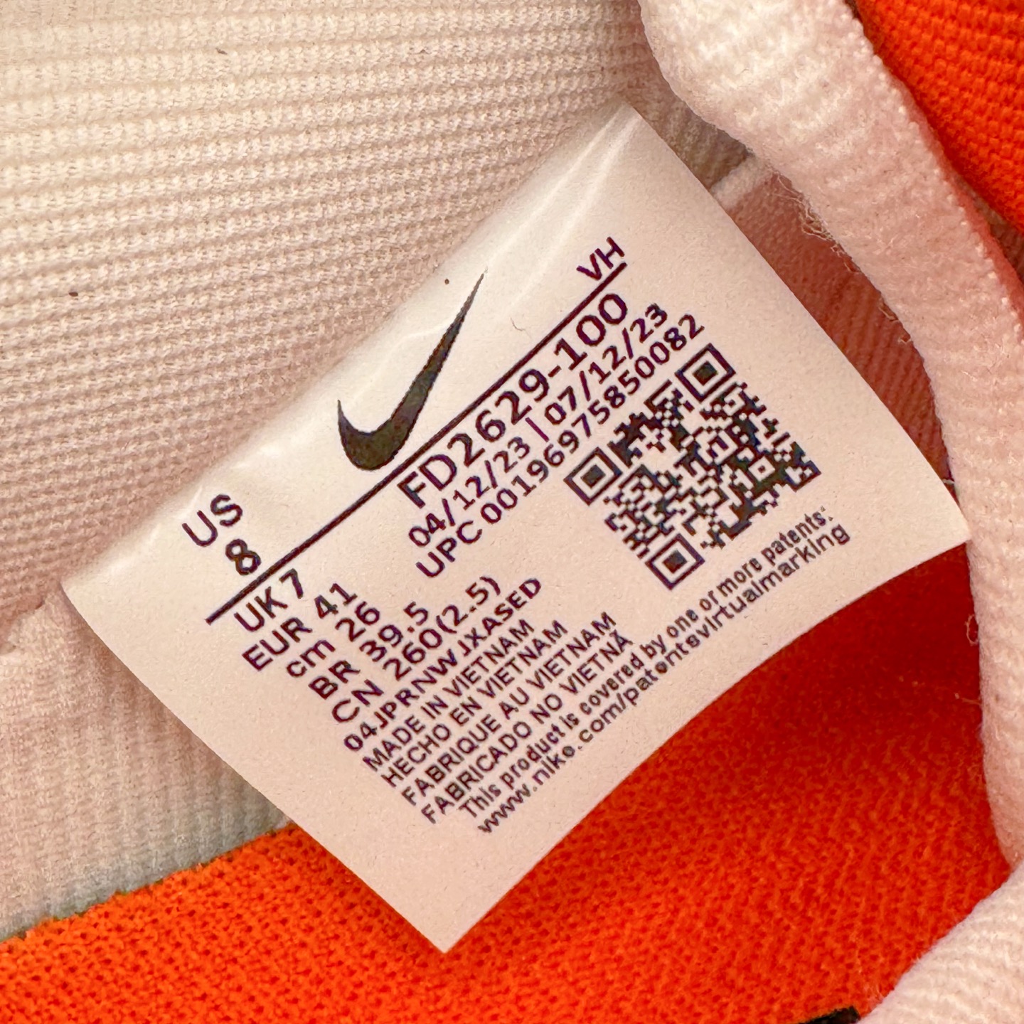 图片[11]-＃M纯原 TIGHTBOOTH x NK SB Dunk Low 联名反转黑白熊猫 FD2629-100 圈内最强 零售首选 独家原厂航空铝磨具打磨大底 鞋头坡度极致还原 原盒原配 圈内天花板工艺 原厂冲刀 超高清洁度 全鞋零毛边皮料切割 全套原楦原模倾力打造完美版型 采用原厂百宏鞋带以及原厂百宏织唛舌标 内标可供原厂几率过验 原厂中底布黄色点胶 原厂中底布拉帮走线遵循公司‼️尺码：36 36.5 37.5 38 38.5 39 40 40.5 41 42 42.5 43 44 44.5 45 46 47.5-选品中心