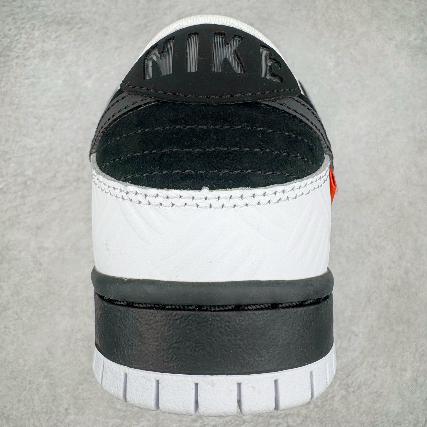 图片[8]-＃M纯原 TIGHTBOOTH x NK SB Dunk Low 联名反转黑白熊猫 FD2629-100 圈内最强 零售首选 独家原厂航空铝磨具打磨大底 鞋头坡度极致还原 原盒原配 圈内天花板工艺 原厂冲刀 超高清洁度 全鞋零毛边皮料切割 全套原楦原模倾力打造完美版型 采用原厂百宏鞋带以及原厂百宏织唛舌标 内标可供原厂几率过验 原厂中底布黄色点胶 原厂中底布拉帮走线遵循公司‼️尺码：36 36.5 37.5 38 38.5 39 40 40.5 41 42 42.5 43 44 44.5 45 46 47.5-选品中心